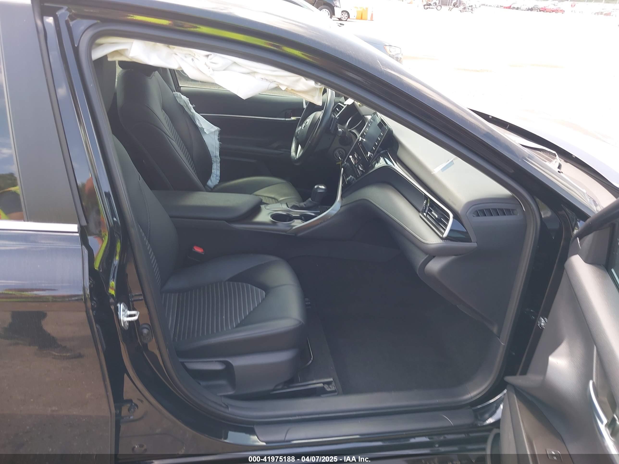 TOYOTA CAMRY image 5