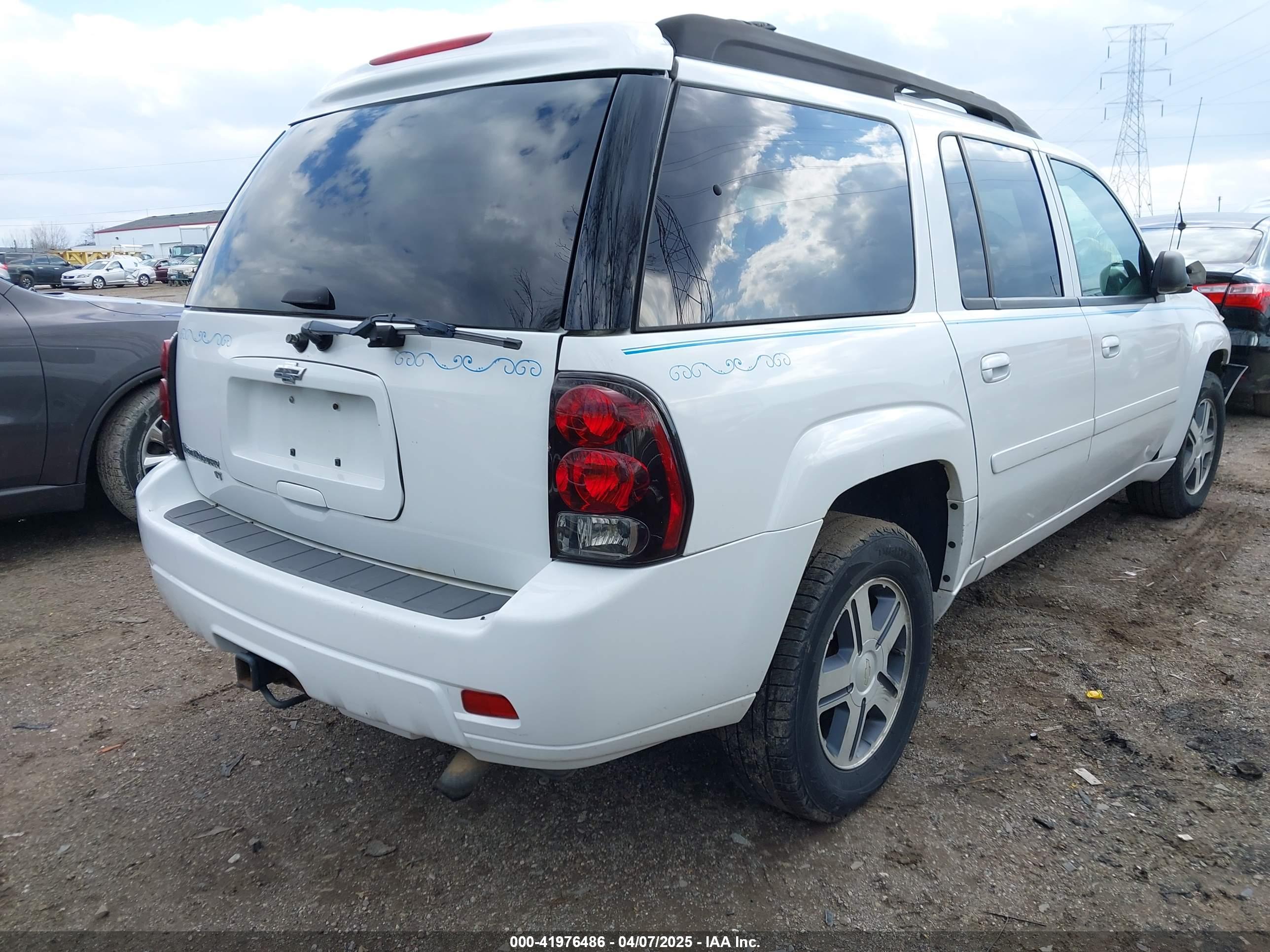 CHEVROLET TRAILBLAZER image 4