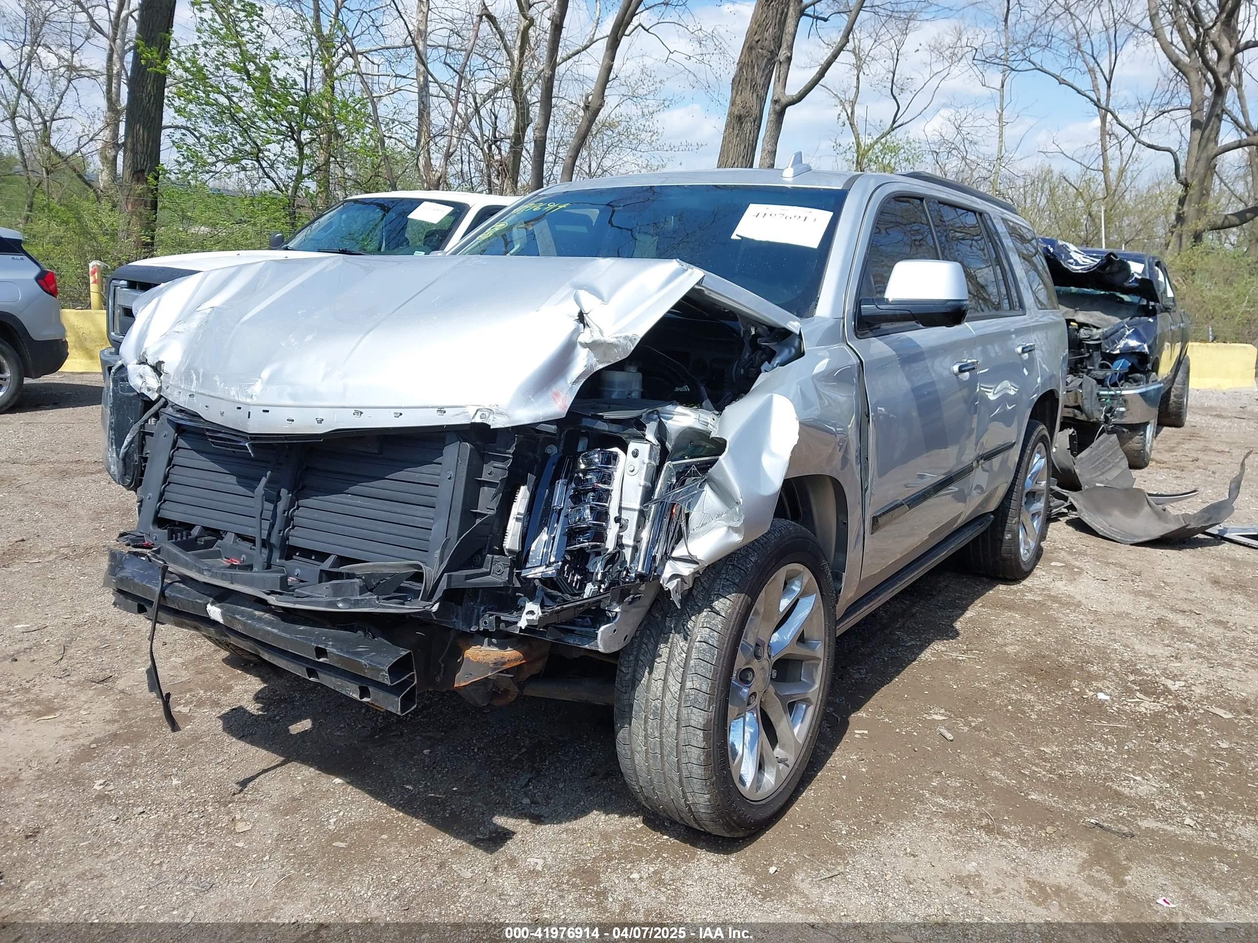 CADILLAC ESCALADE image 2
