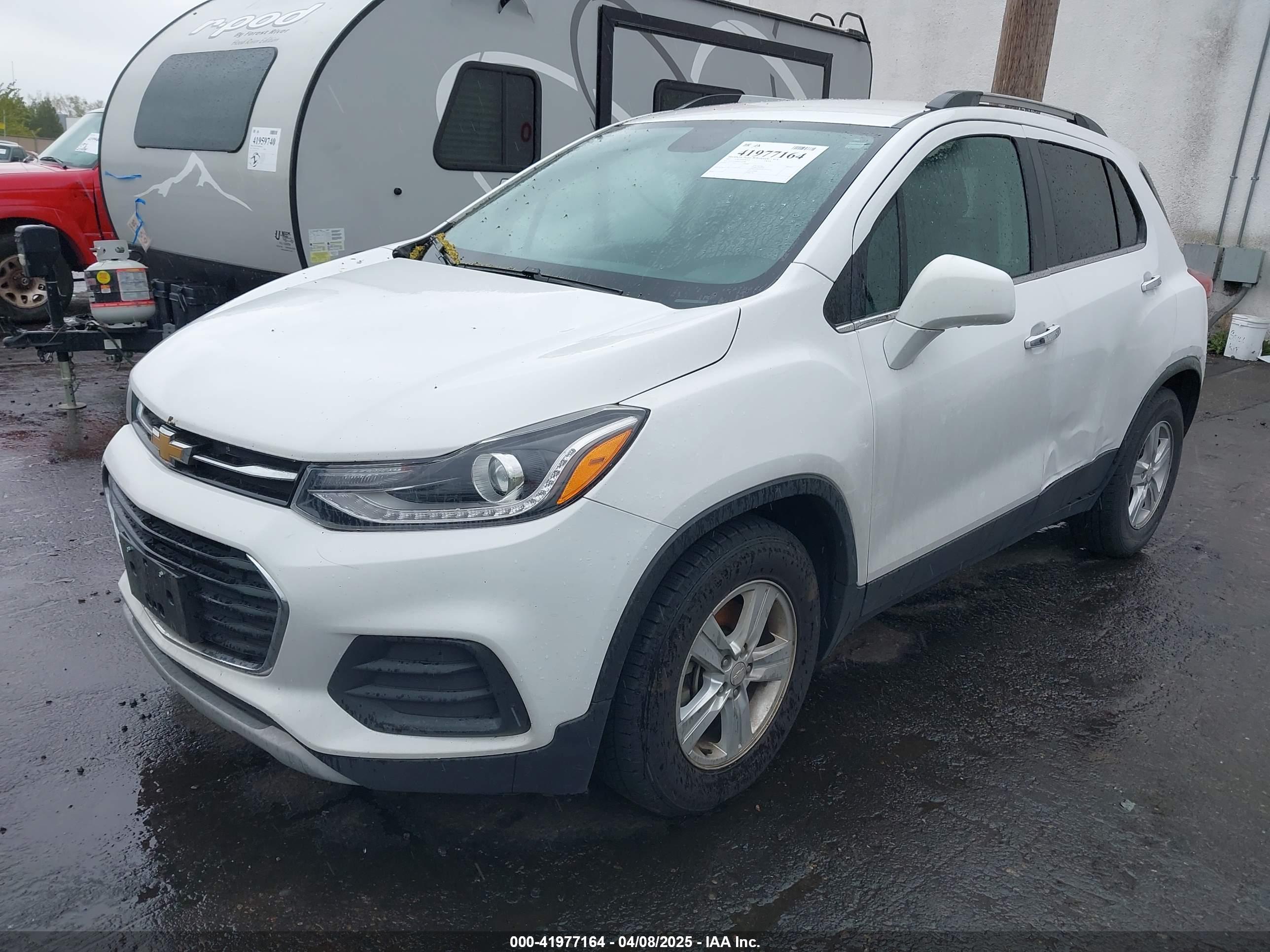 CHEVROLET TRAX image 2