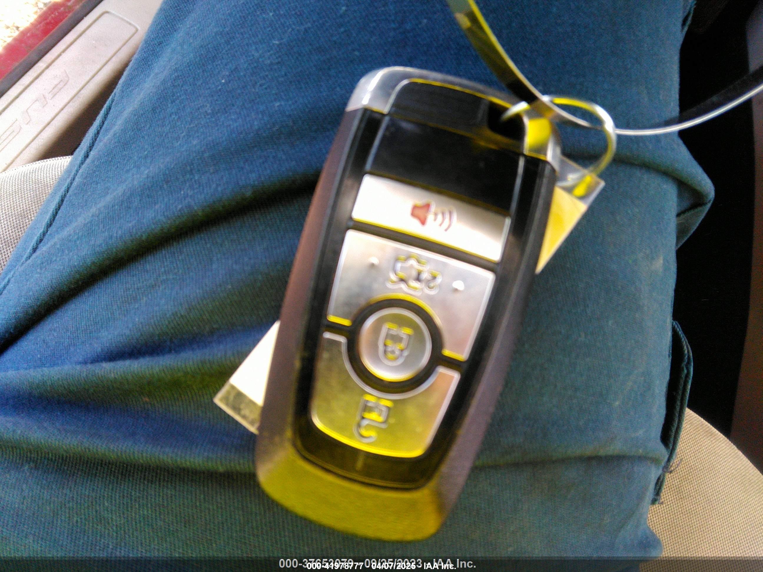 FORD FUSION image 11
