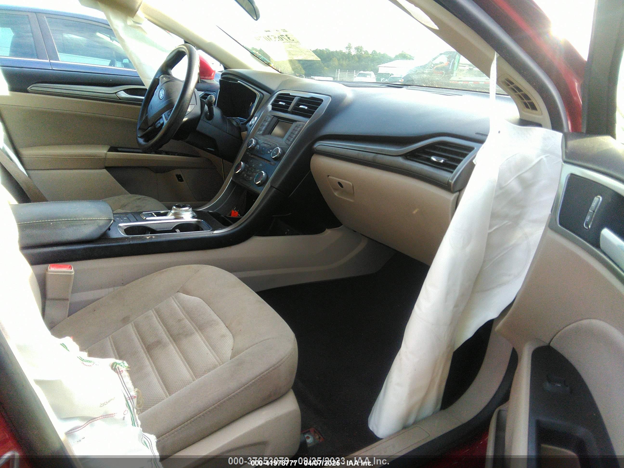 FORD FUSION image 5