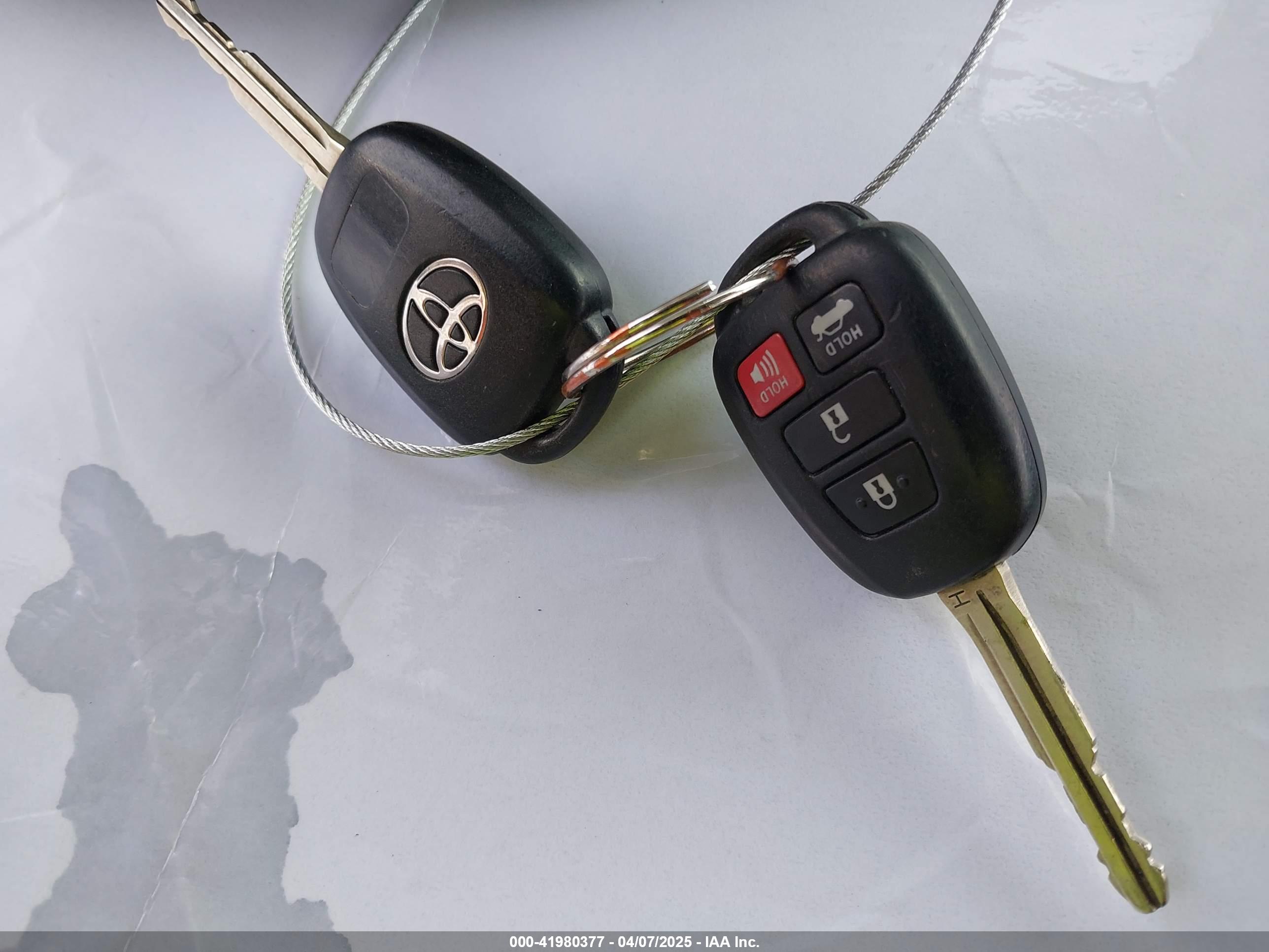 TOYOTA COROLLA image 11