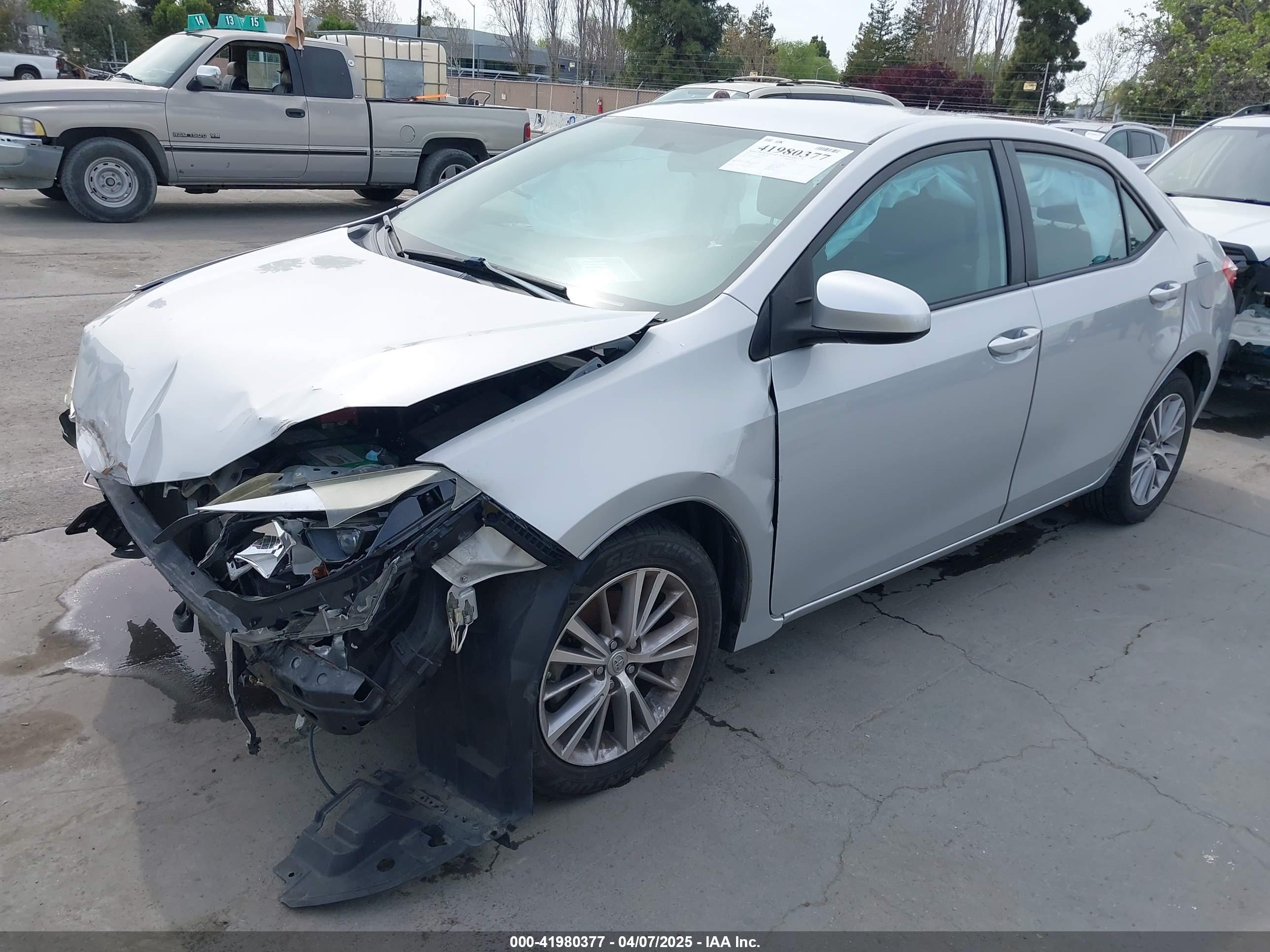 TOYOTA COROLLA image 2