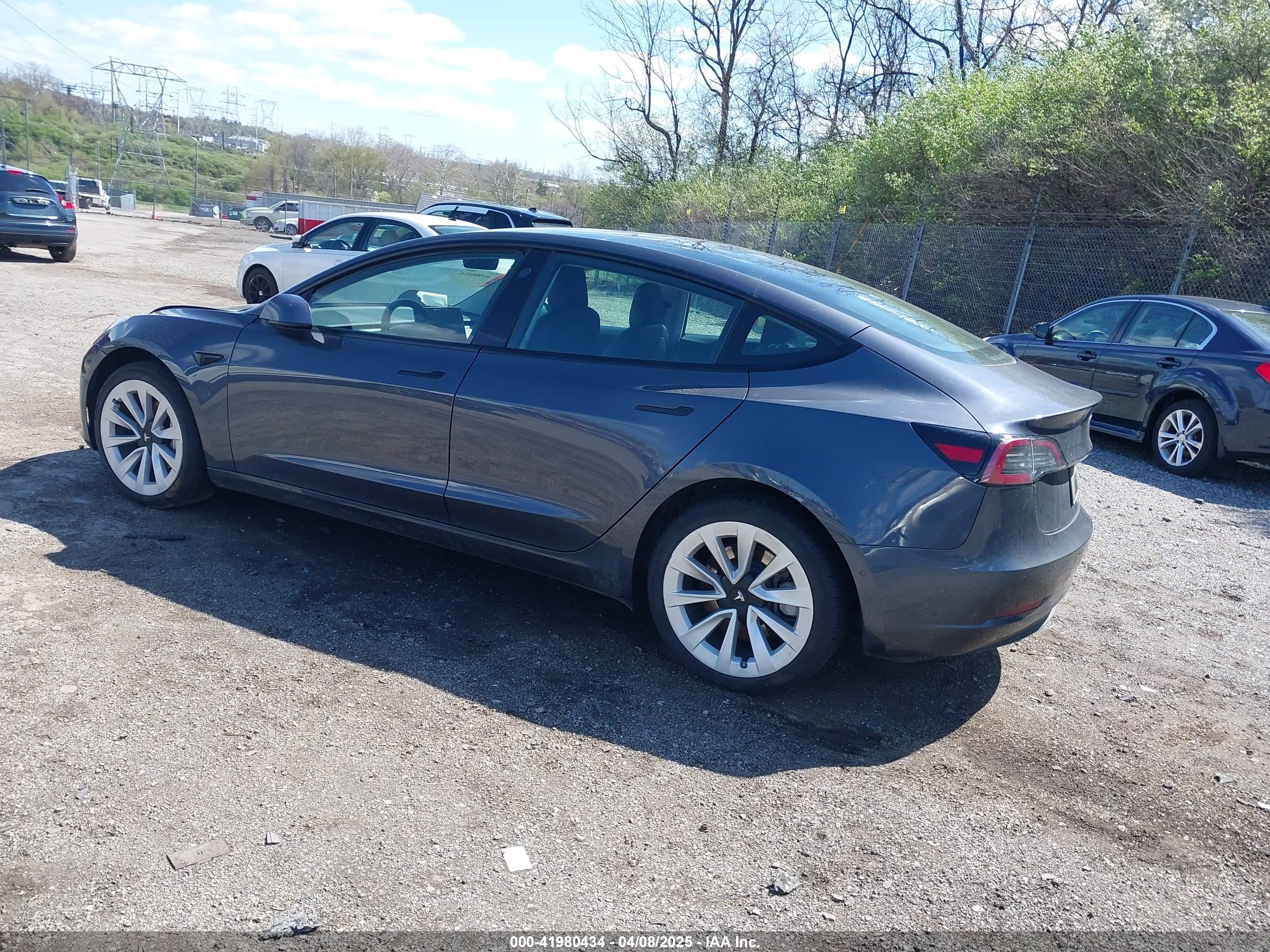 TESLA MODEL image 3