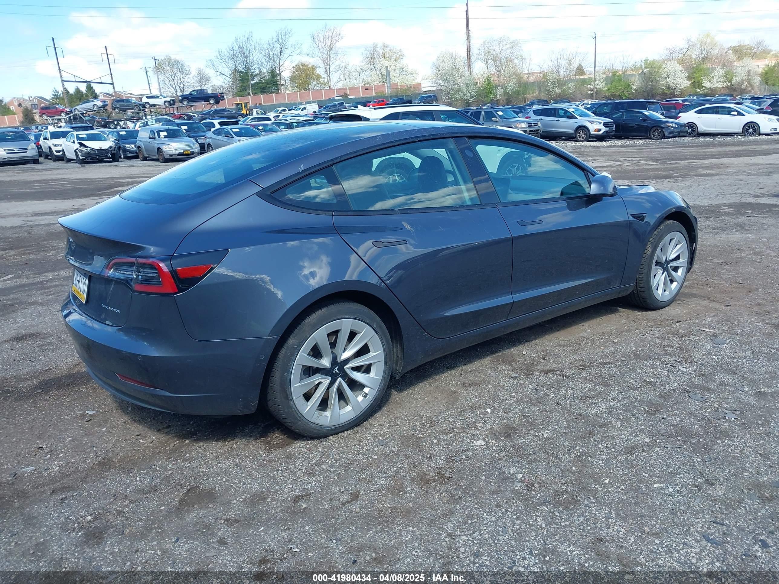 TESLA MODEL image 4