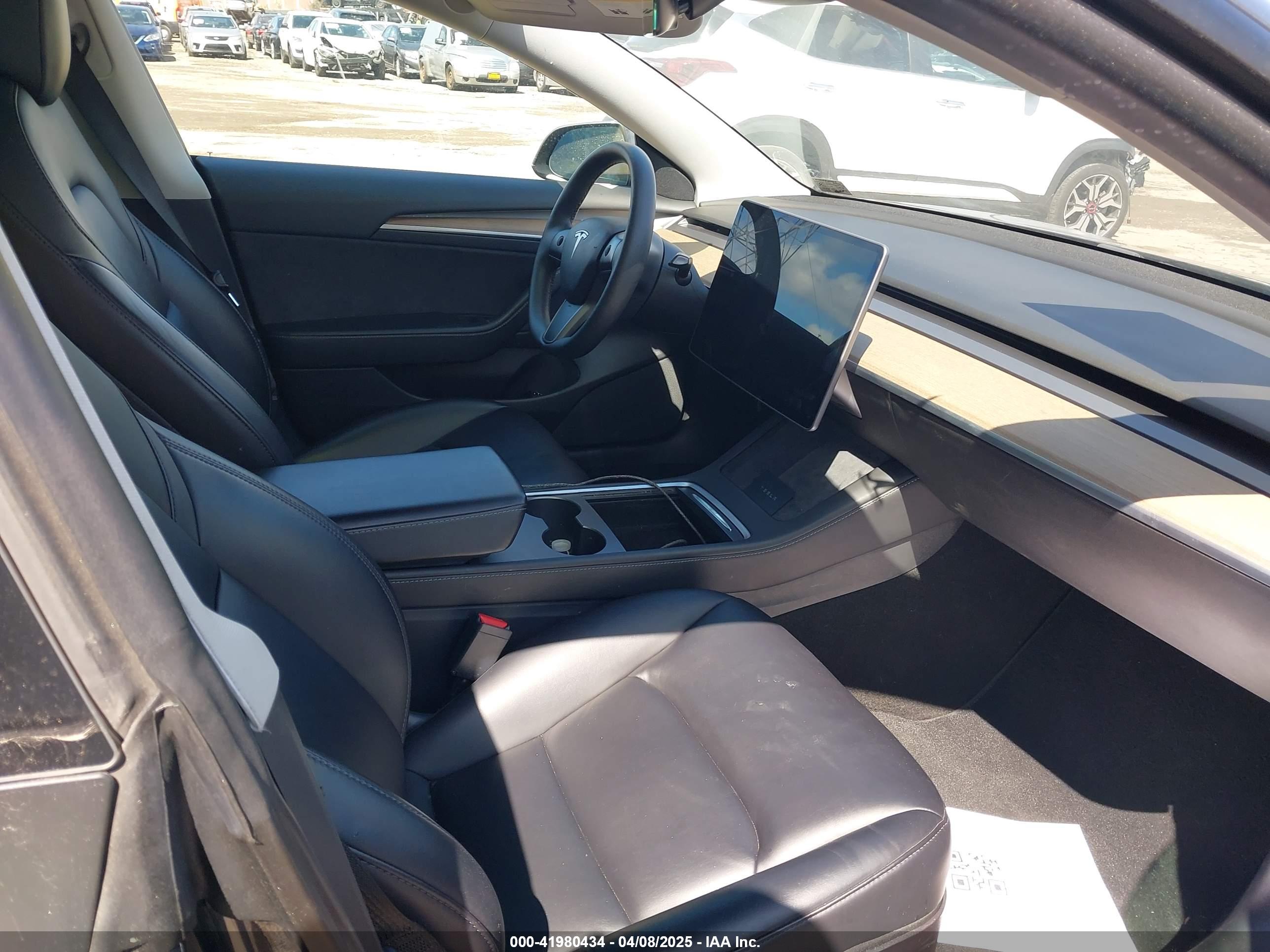 TESLA MODEL image 5