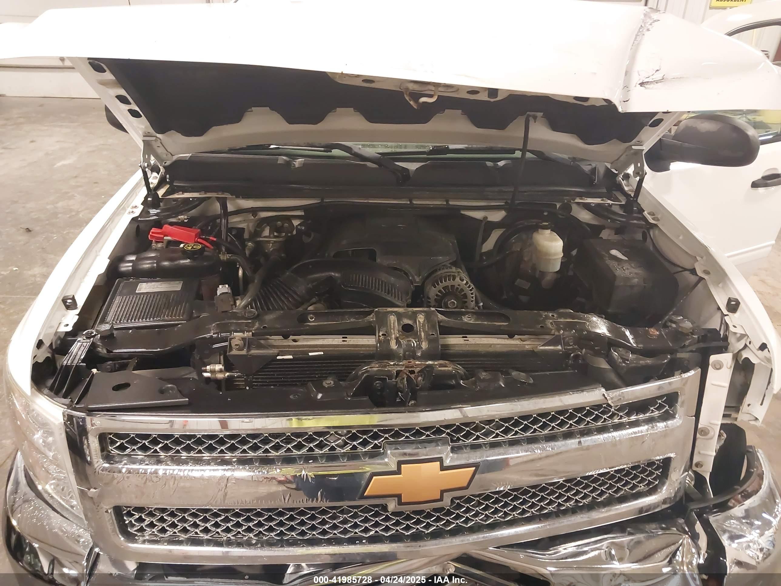CHEVROLET SILVERADO image 10