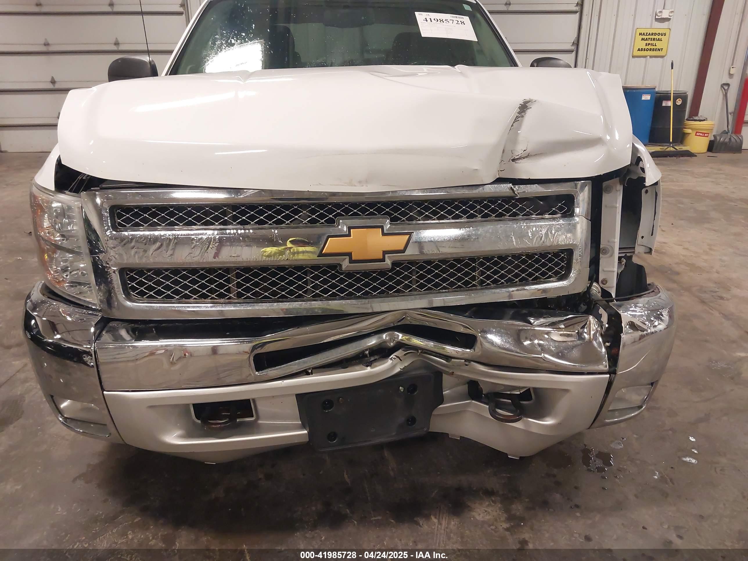 CHEVROLET SILVERADO image 6