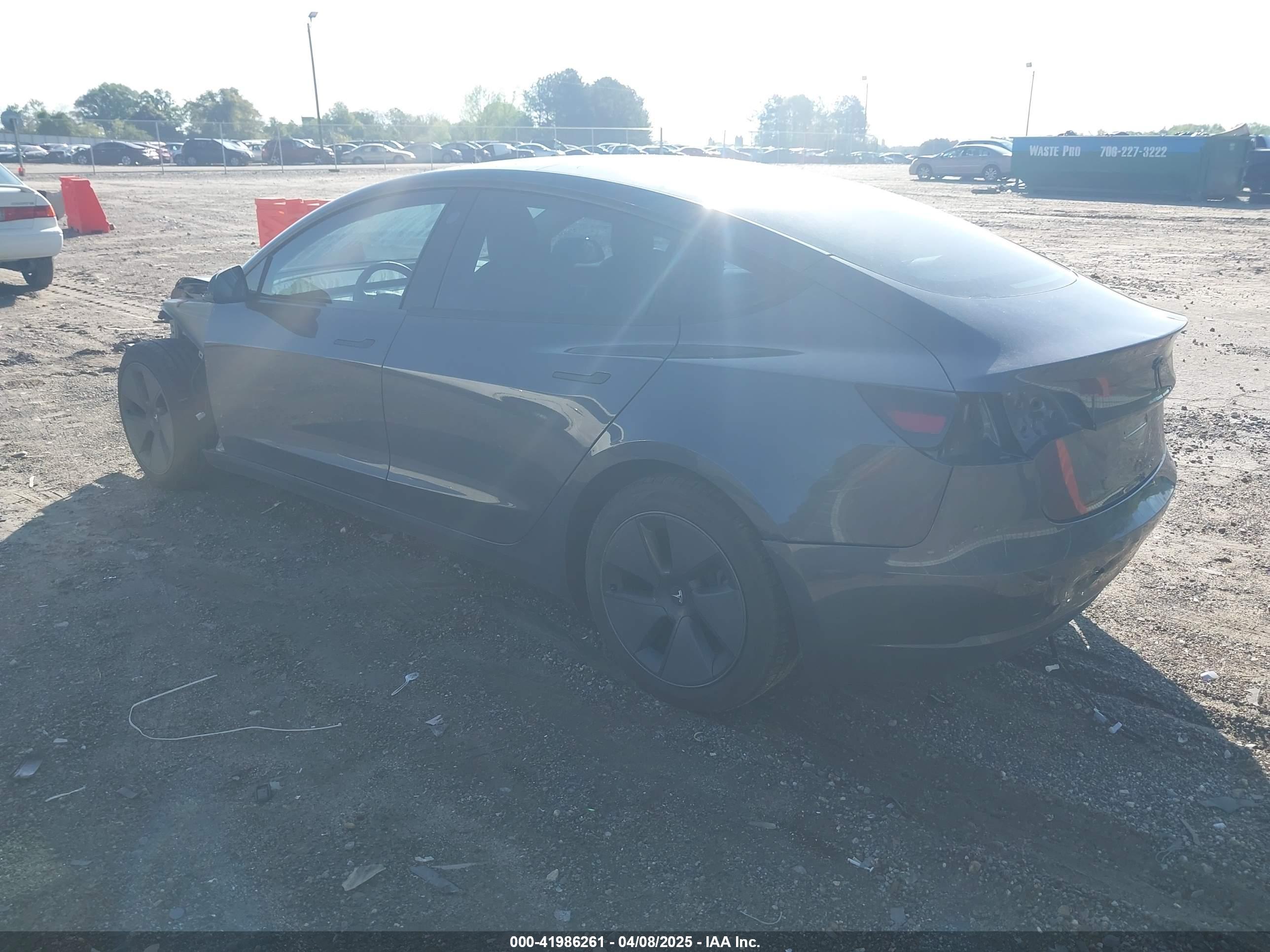 TESLA MODEL image 3