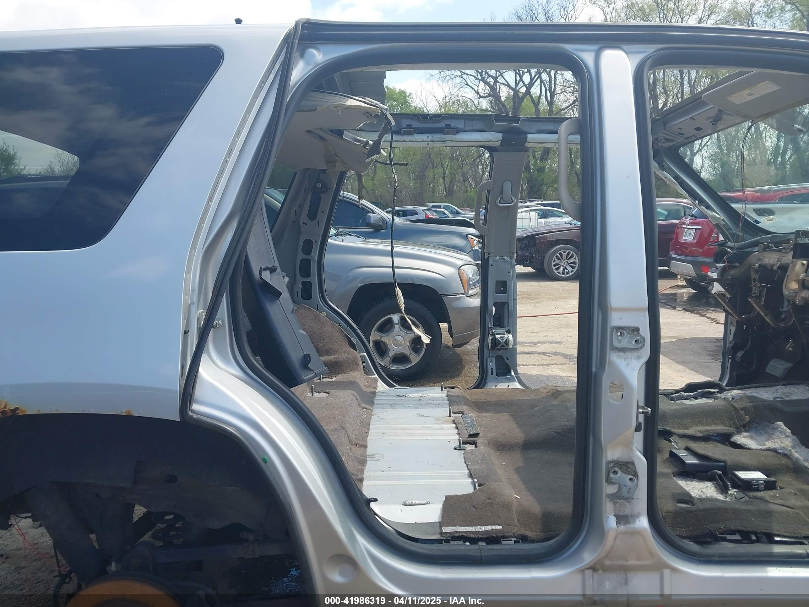 GMC YUKON image 8