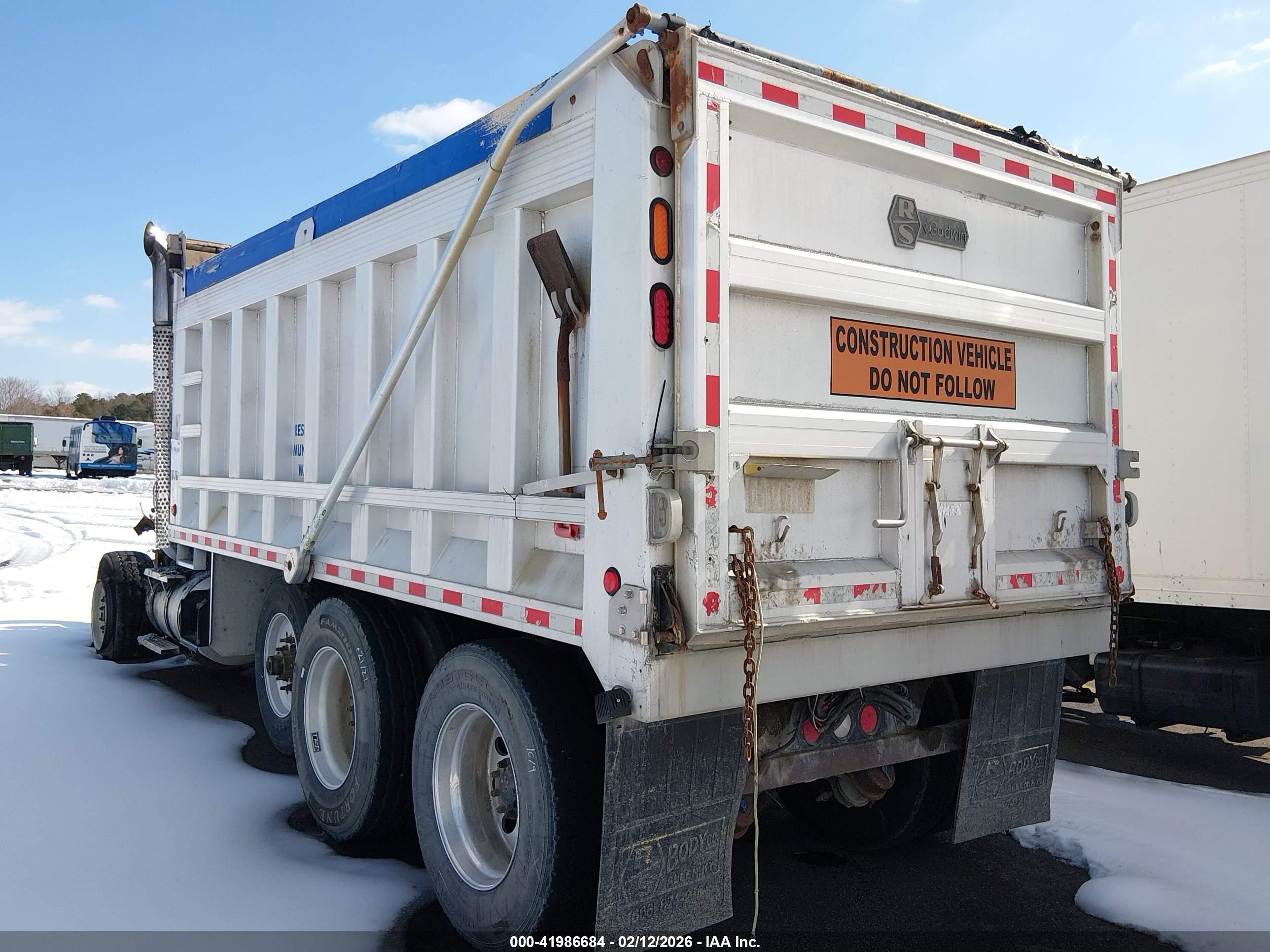 KENWORTH CONSTRUCTION image 3
