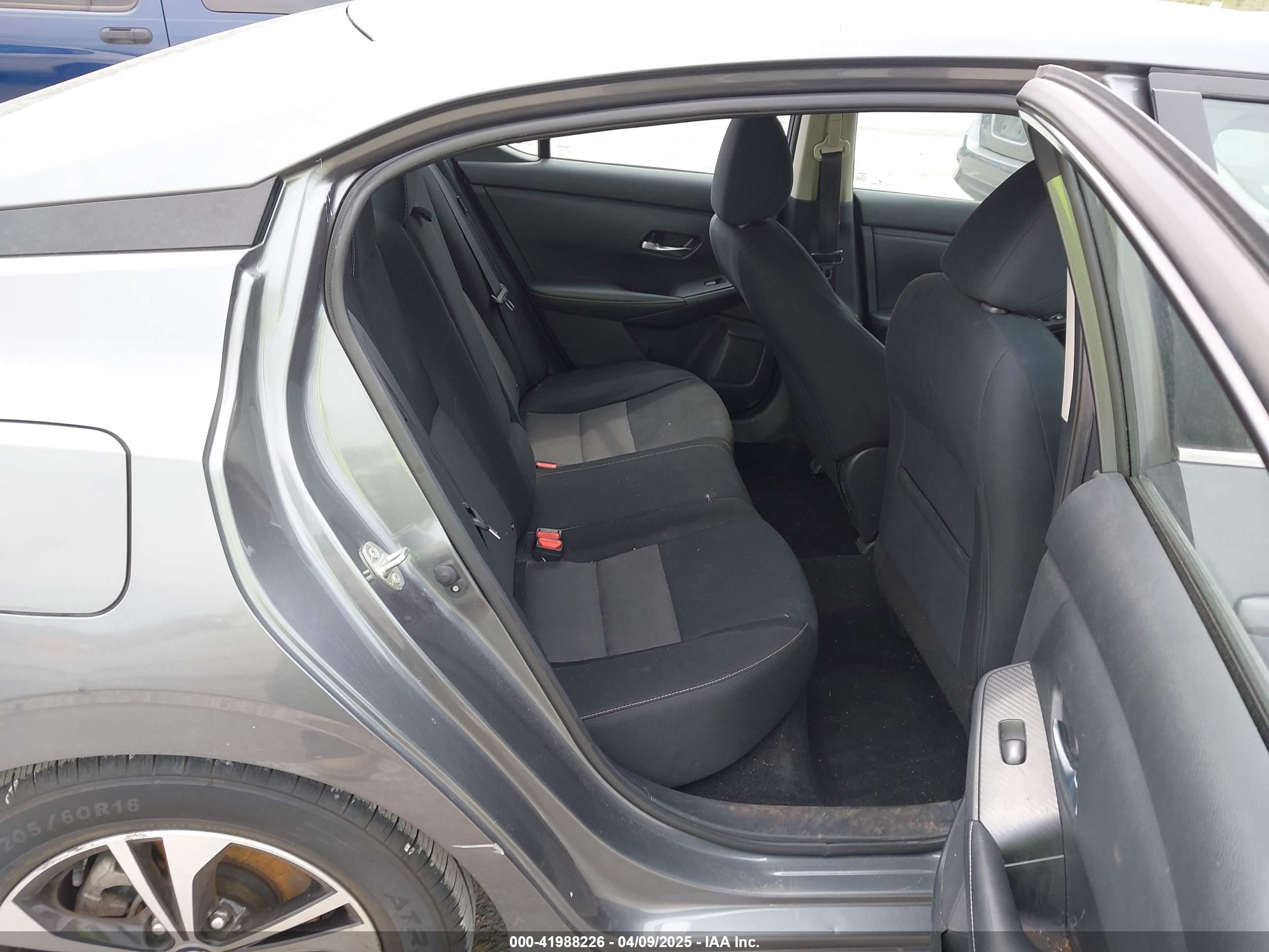 NISSAN SENTRA image 8