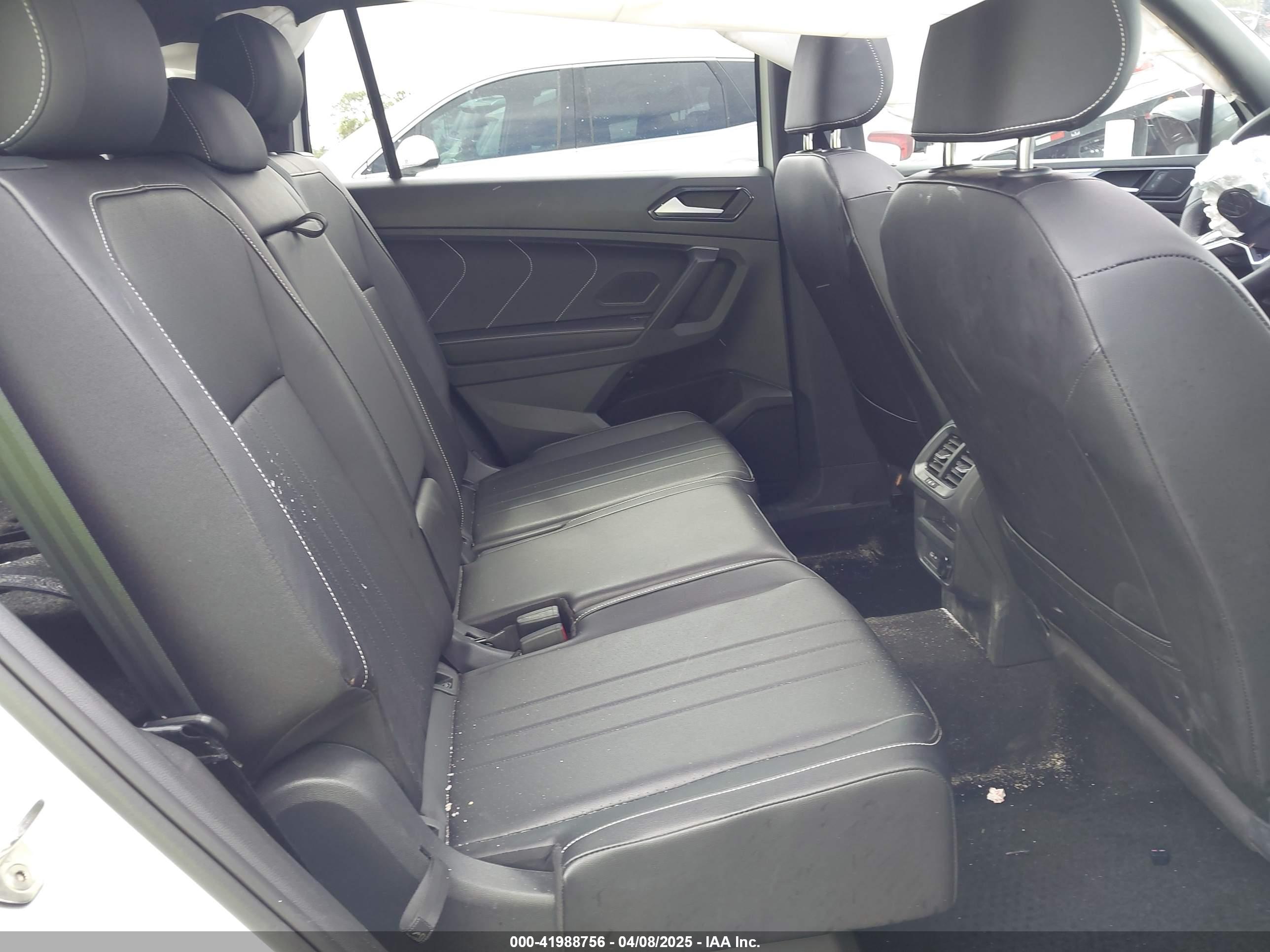 VOLKSWAGEN TIGUAN image 8