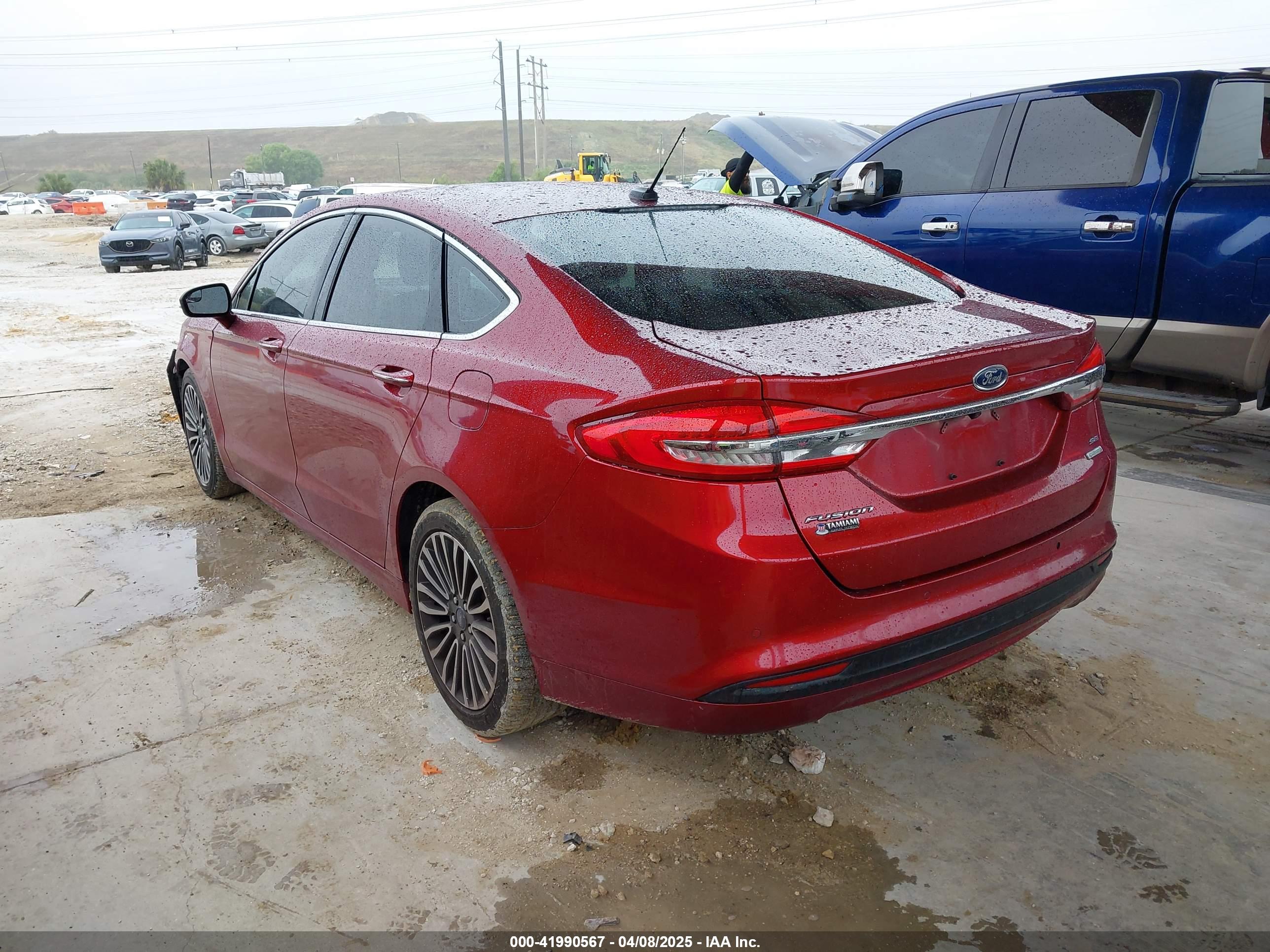 FORD FUSION image 3