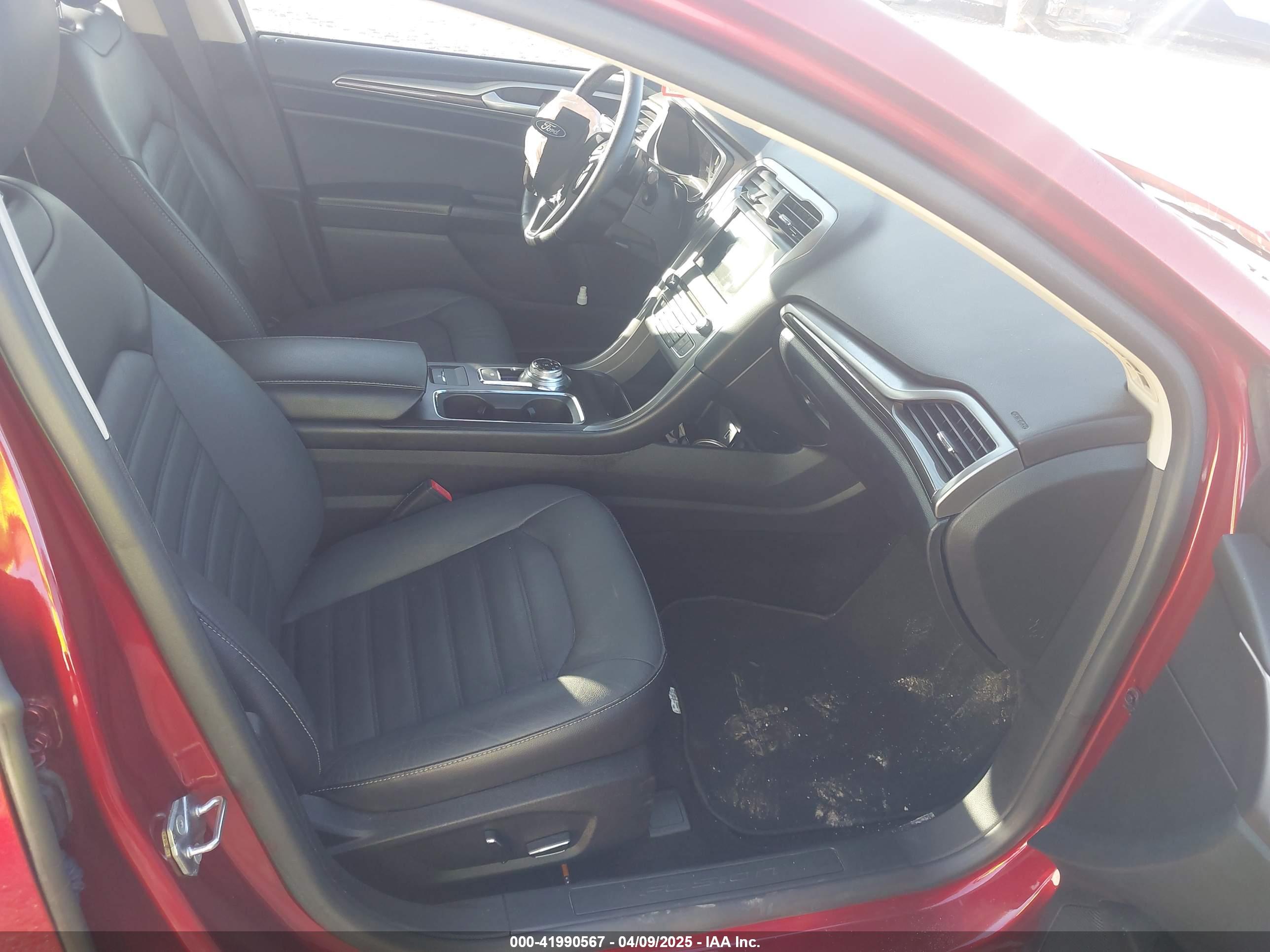 FORD FUSION image 5