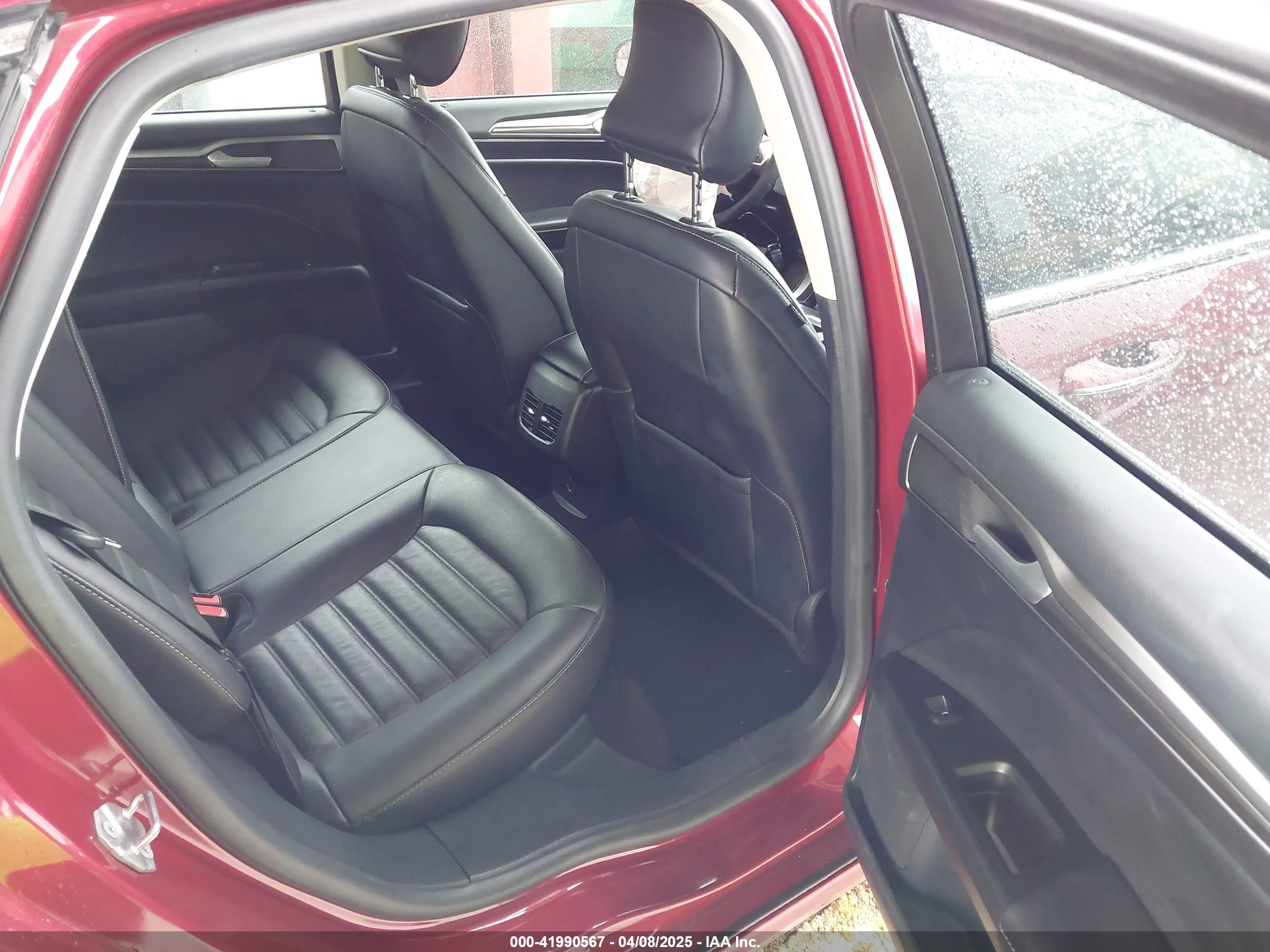 FORD FUSION image 8