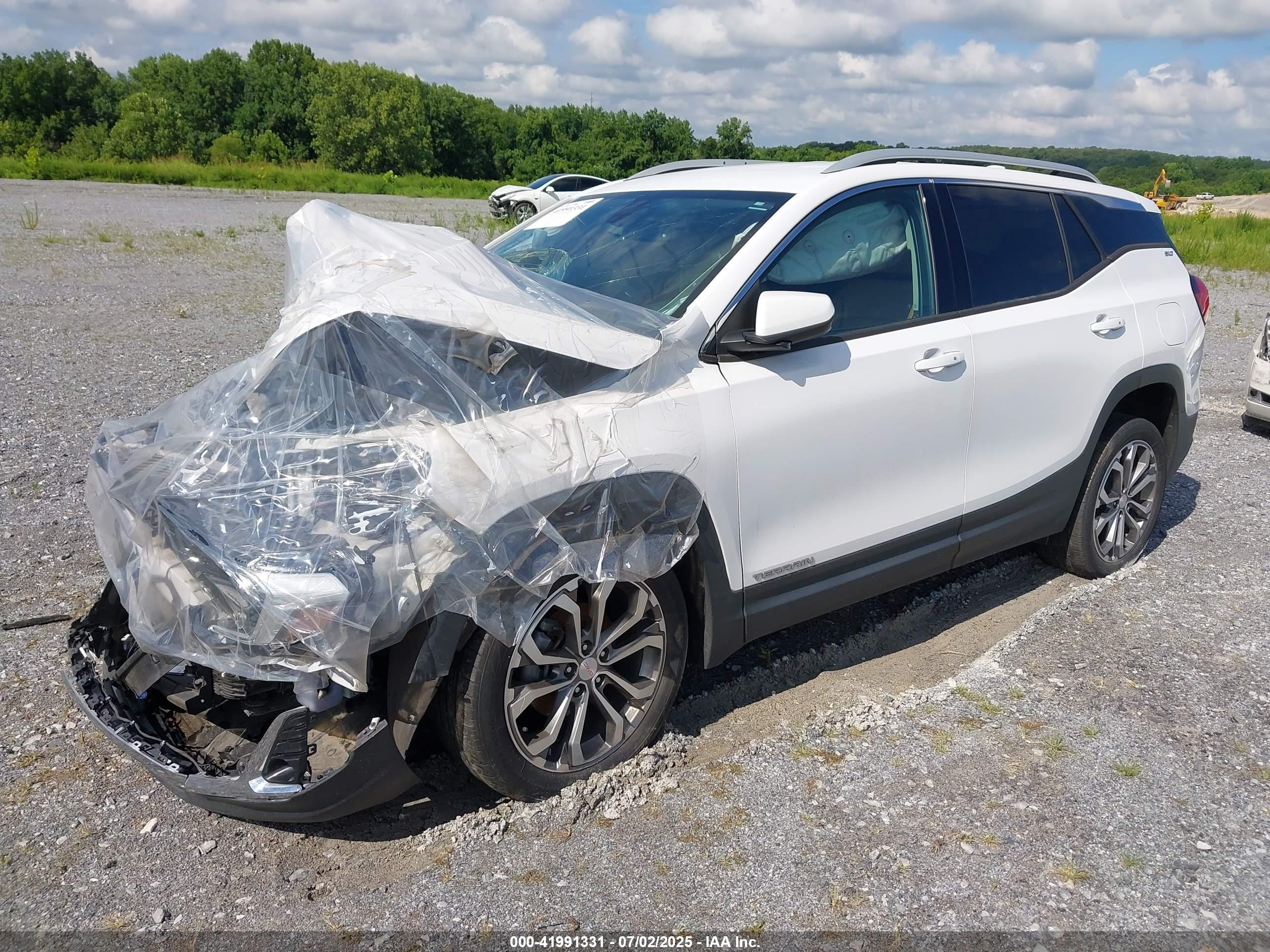 GMC TERRAIN image 2