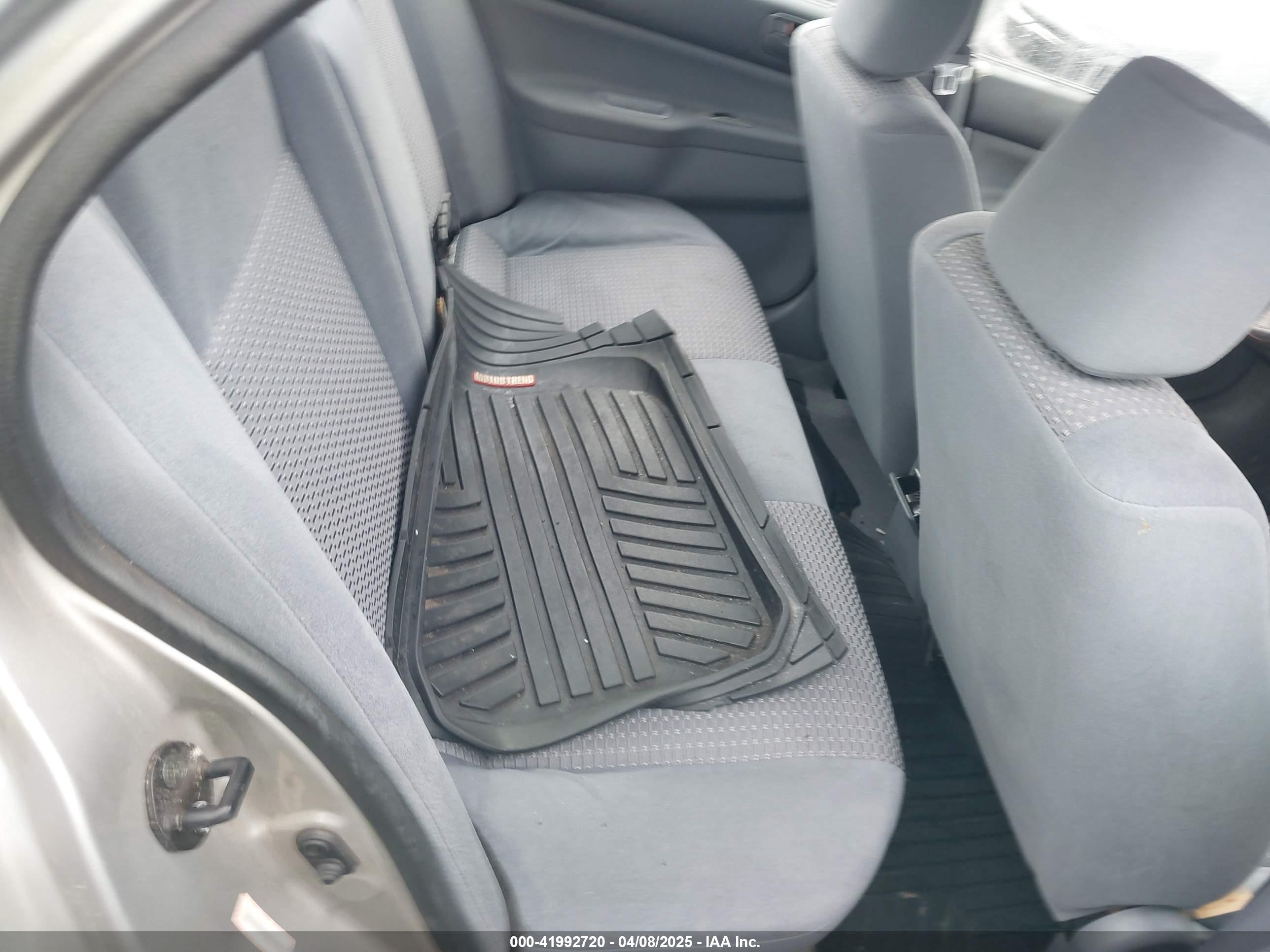 MITSUBISHI LANCER image 8