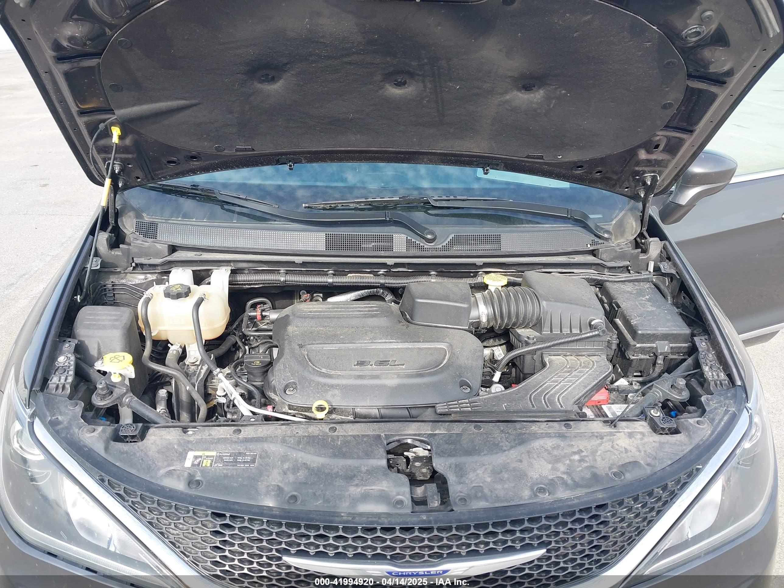 CHRYSLER PACIFICA image 10