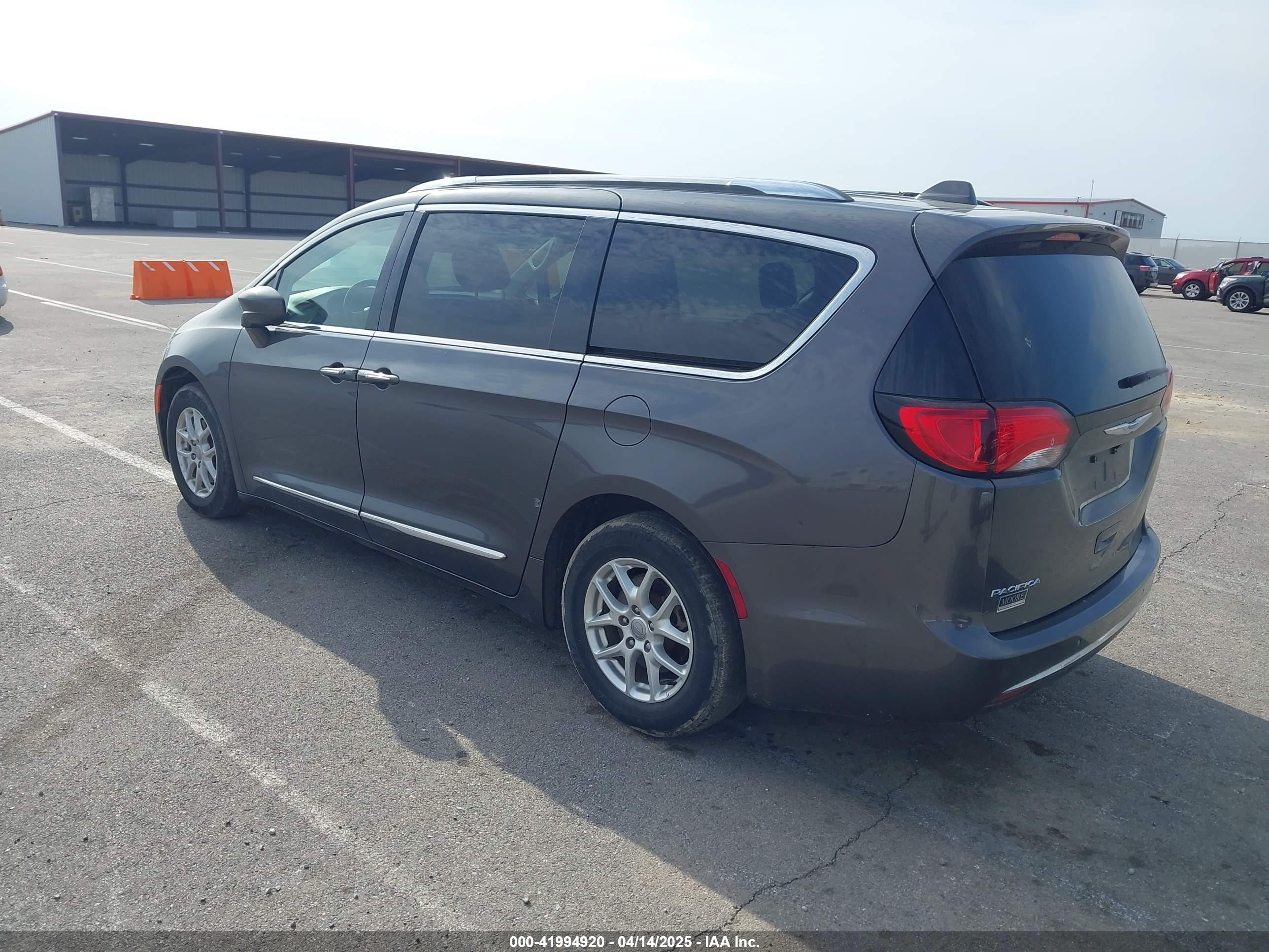 CHRYSLER PACIFICA image 3