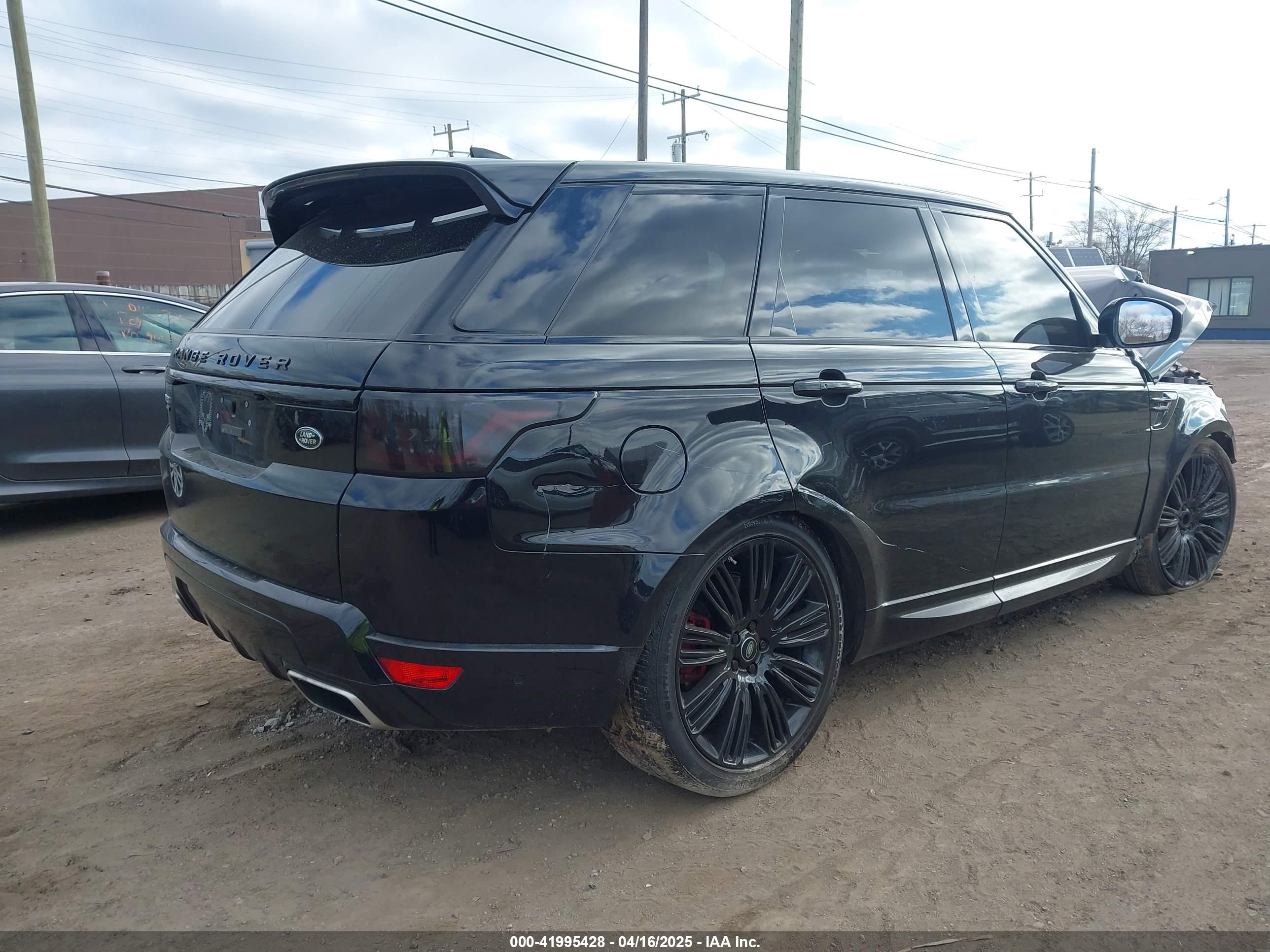 LAND ROVER image 4