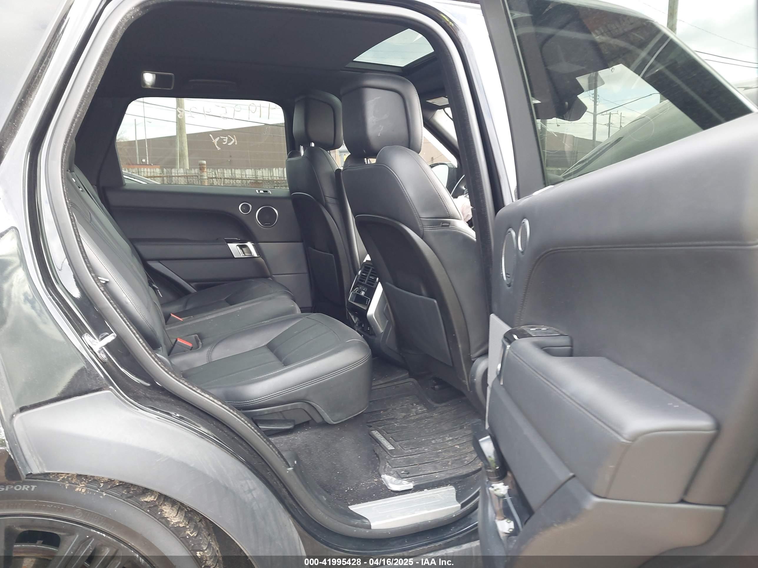 LAND ROVER image 8