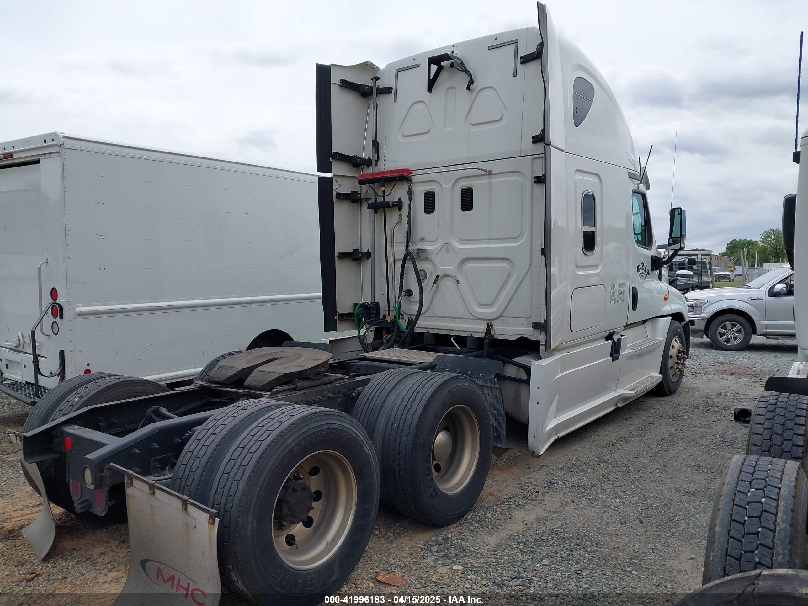 FREIGHTLINER CASCADIA image 4