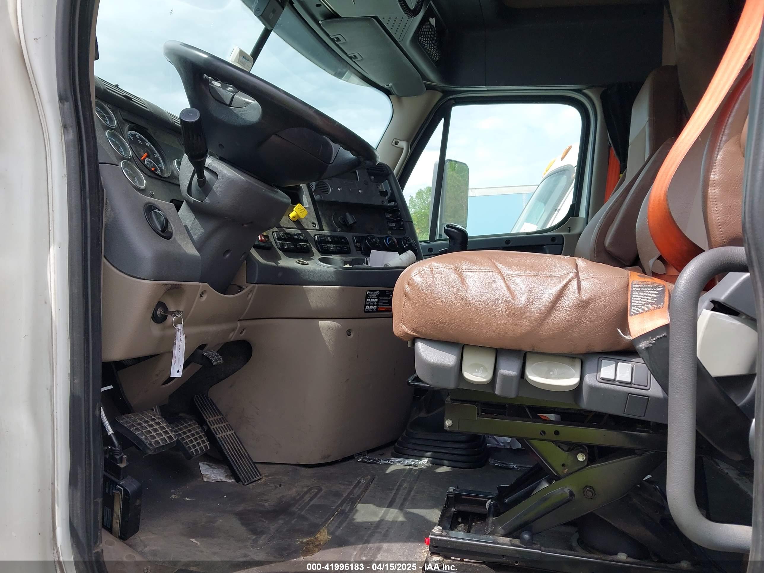 FREIGHTLINER CASCADIA image 7