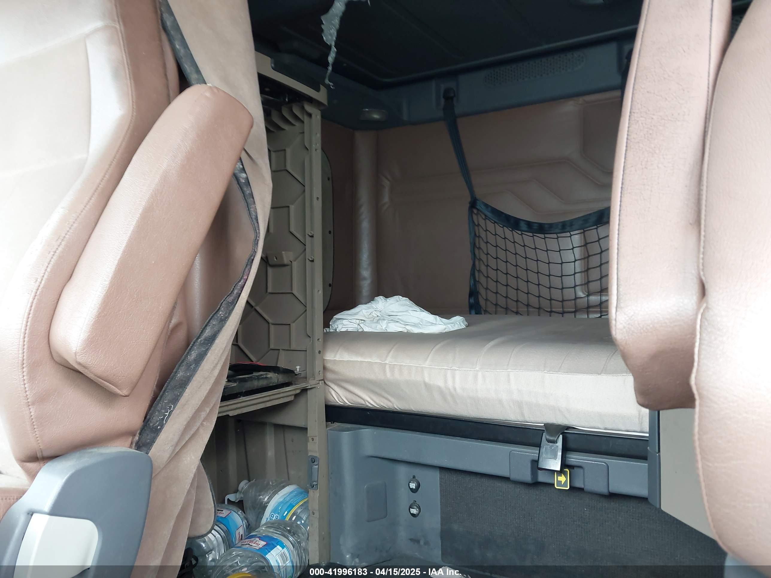 FREIGHTLINER CASCADIA image 8