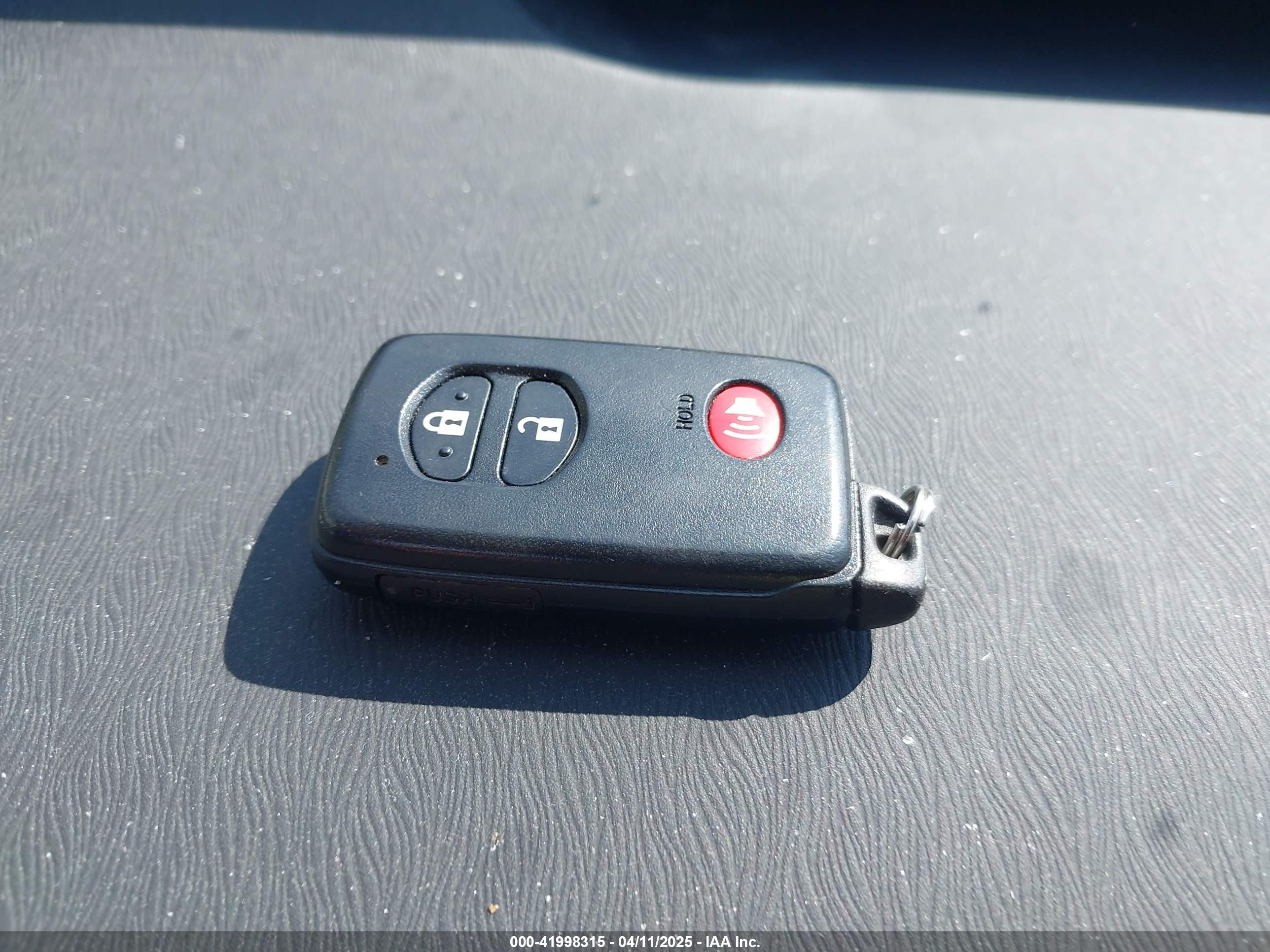 TOYOTA PRIUS image 11