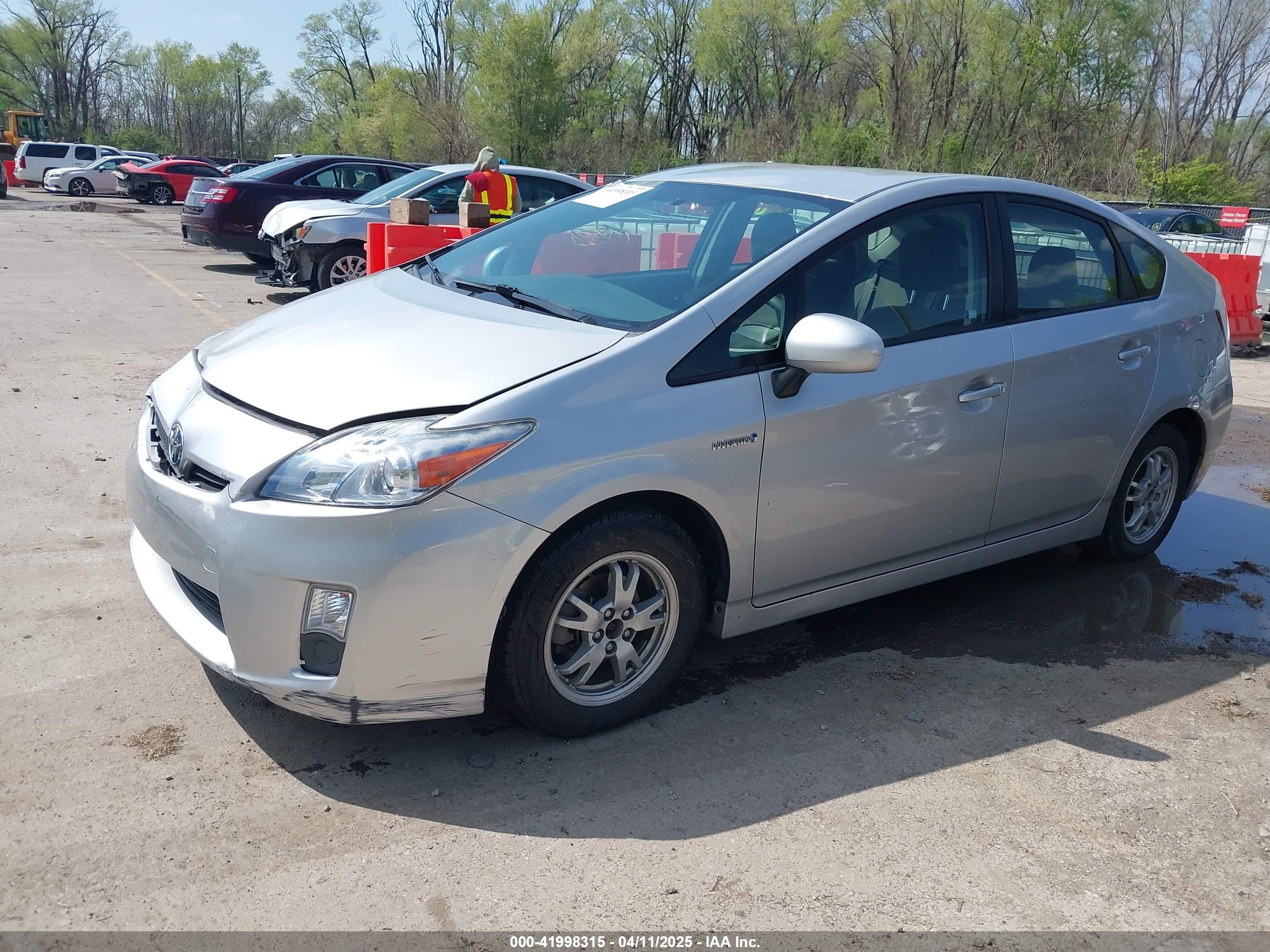 TOYOTA PRIUS image 2