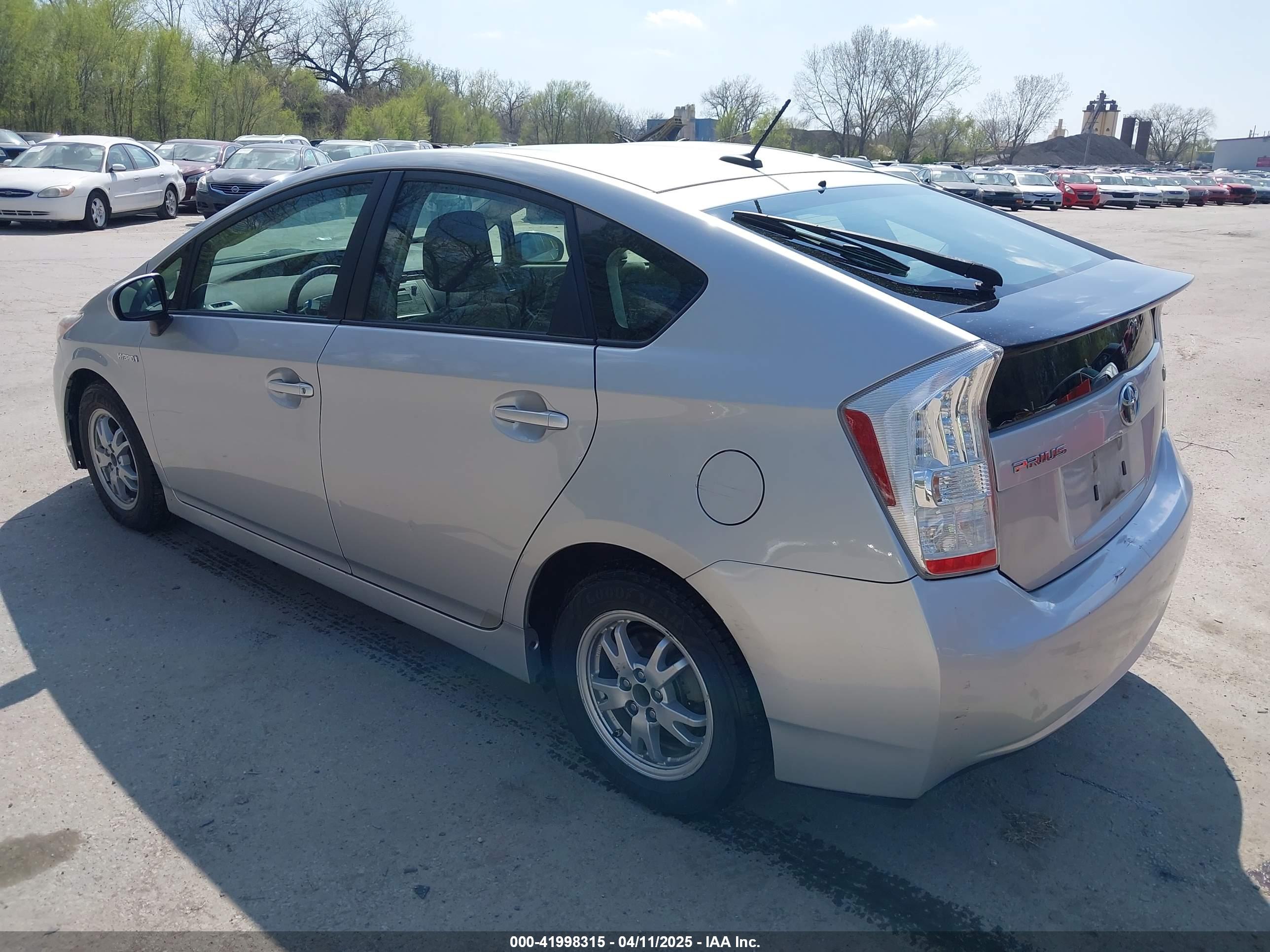 TOYOTA PRIUS image 3