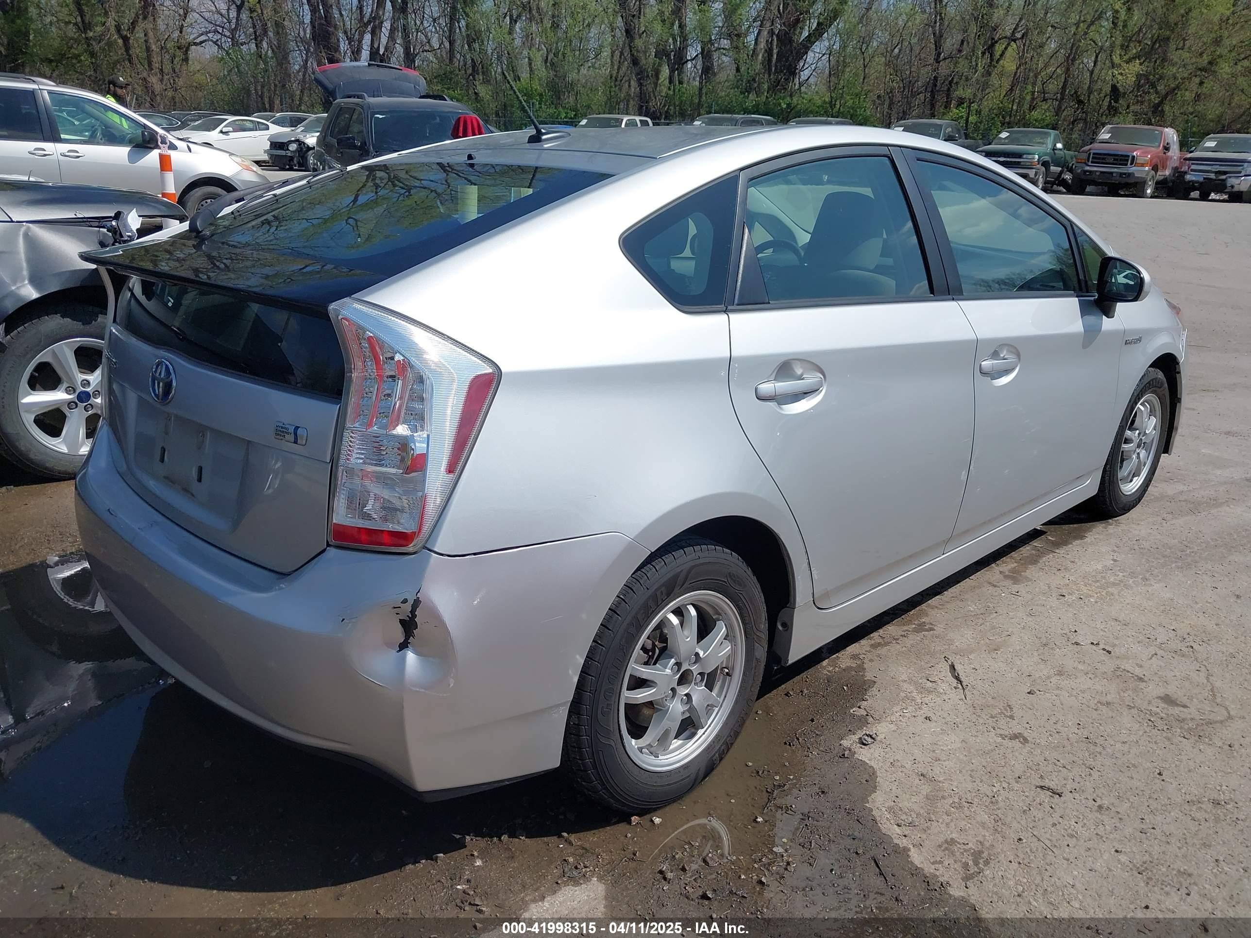 TOYOTA PRIUS image 4