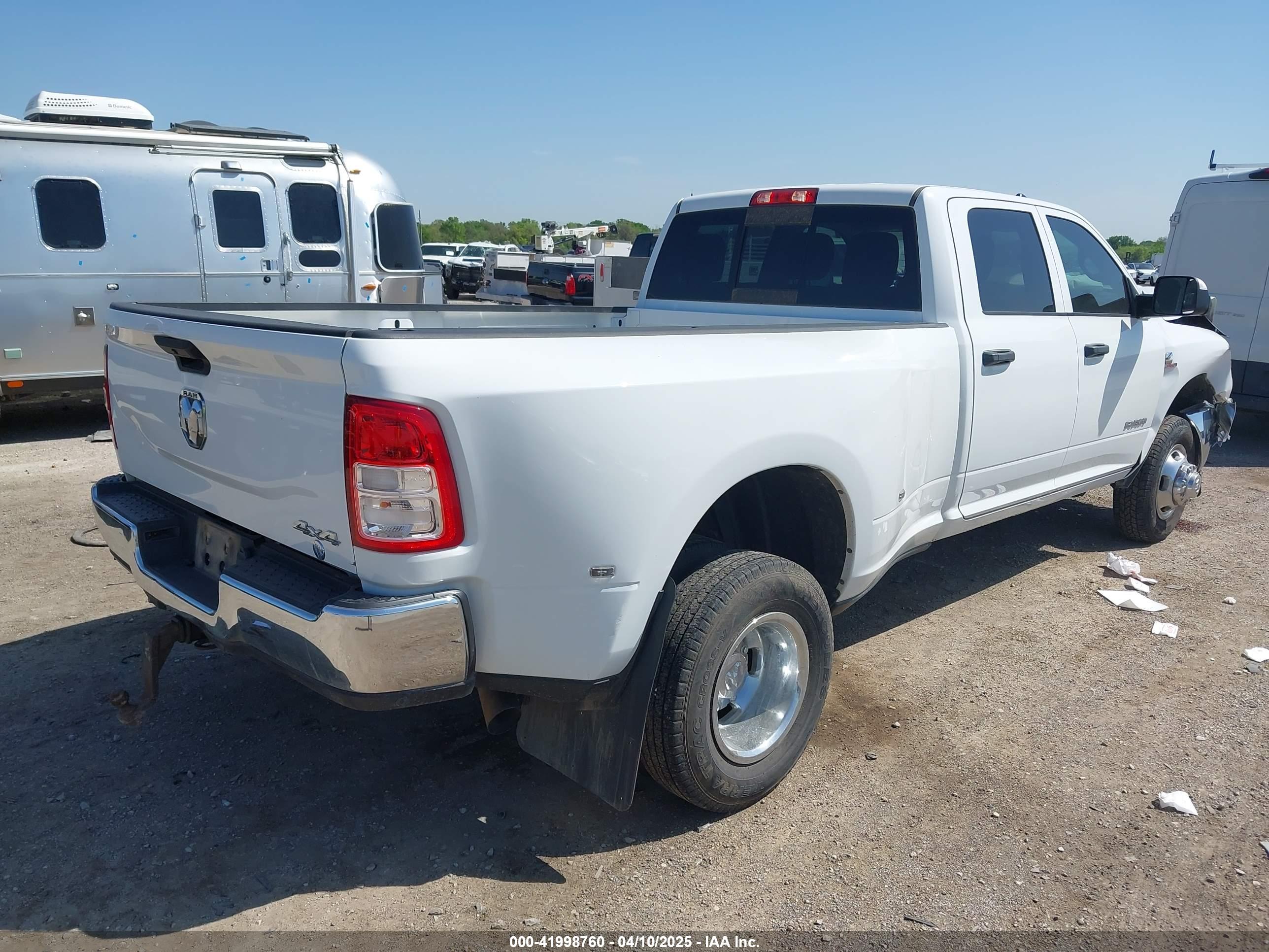 RAM 3500 image 4