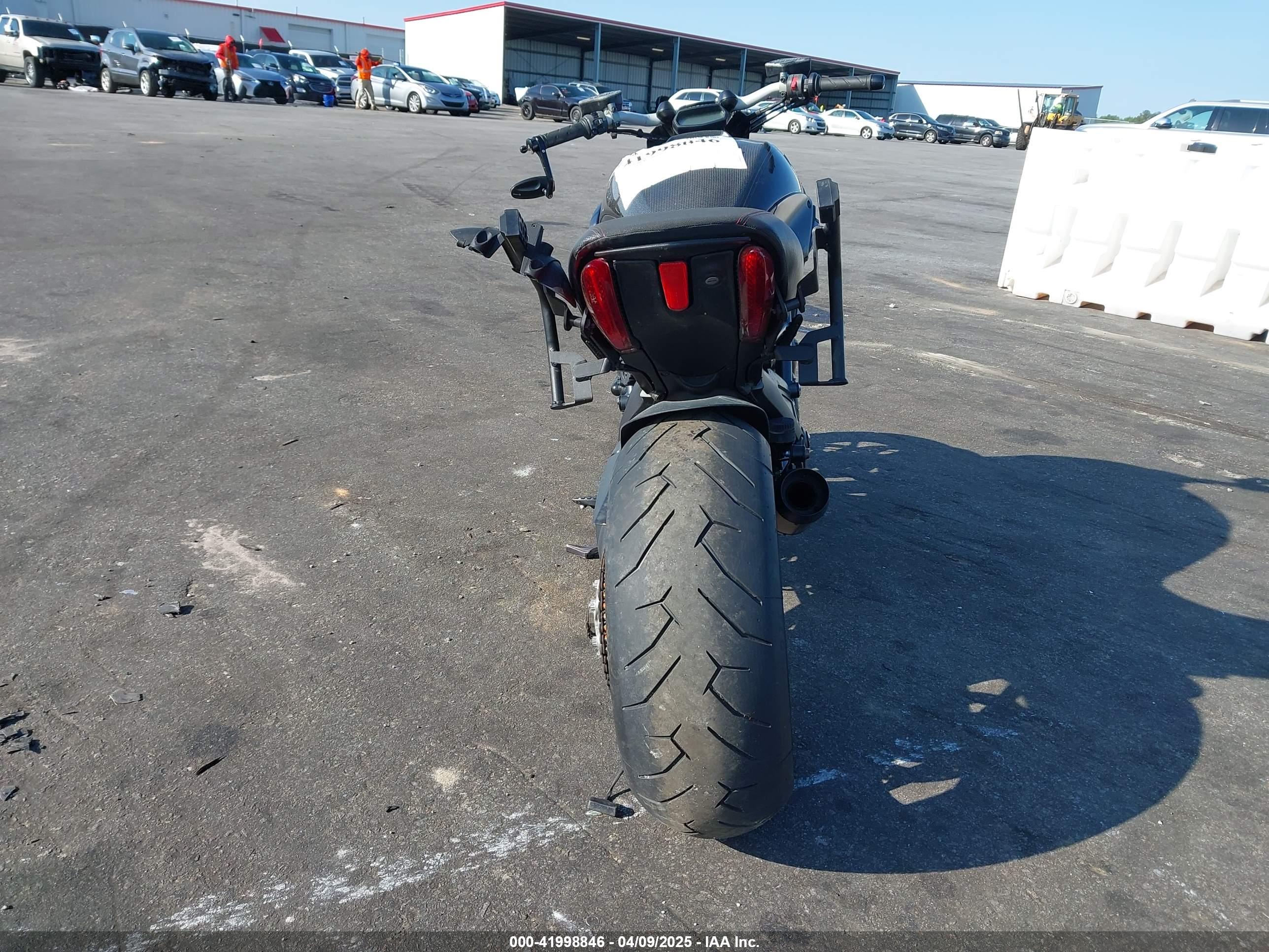 DUCATI DIAVEL image 6