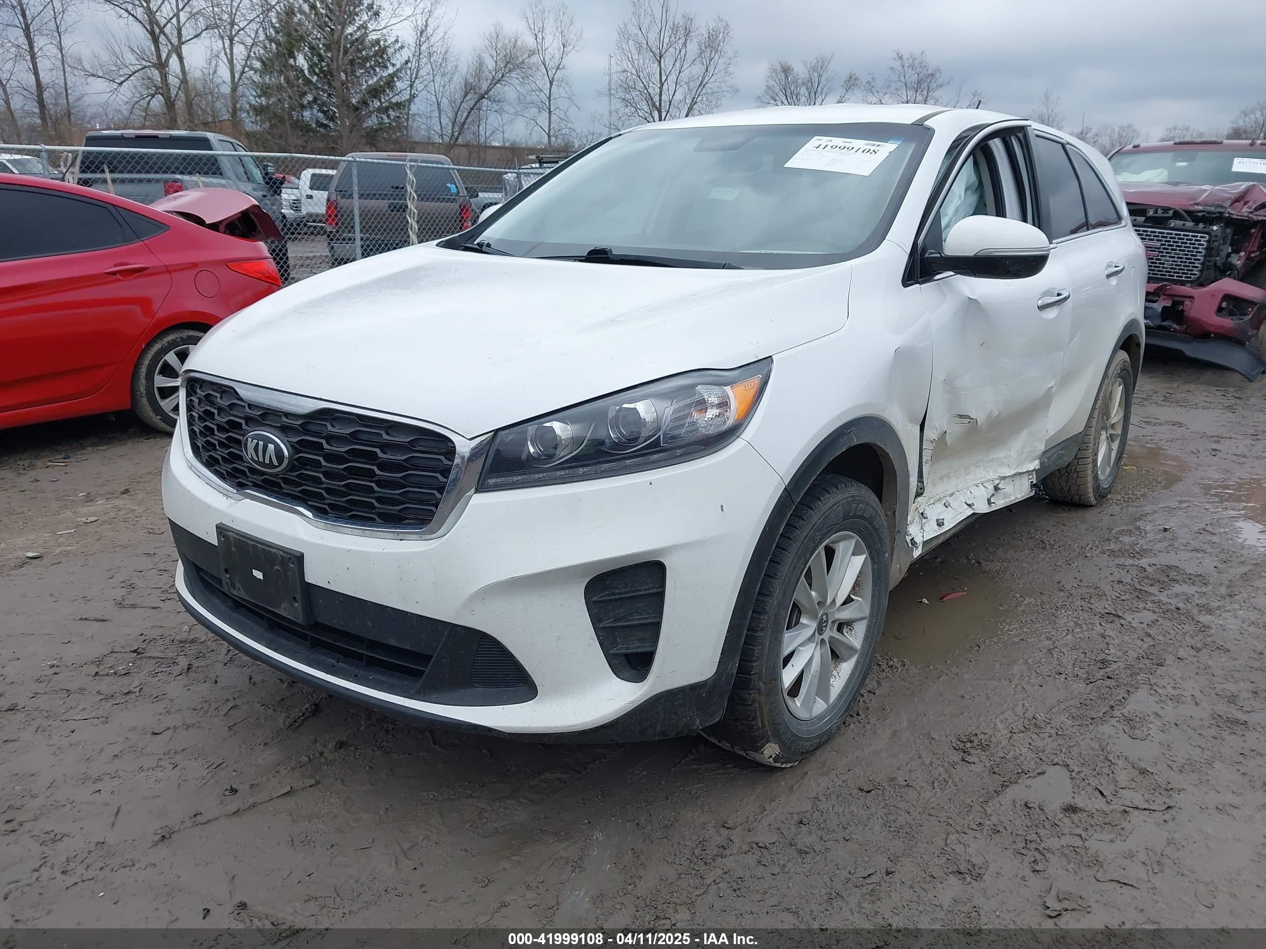 KIA SORENTO image 2