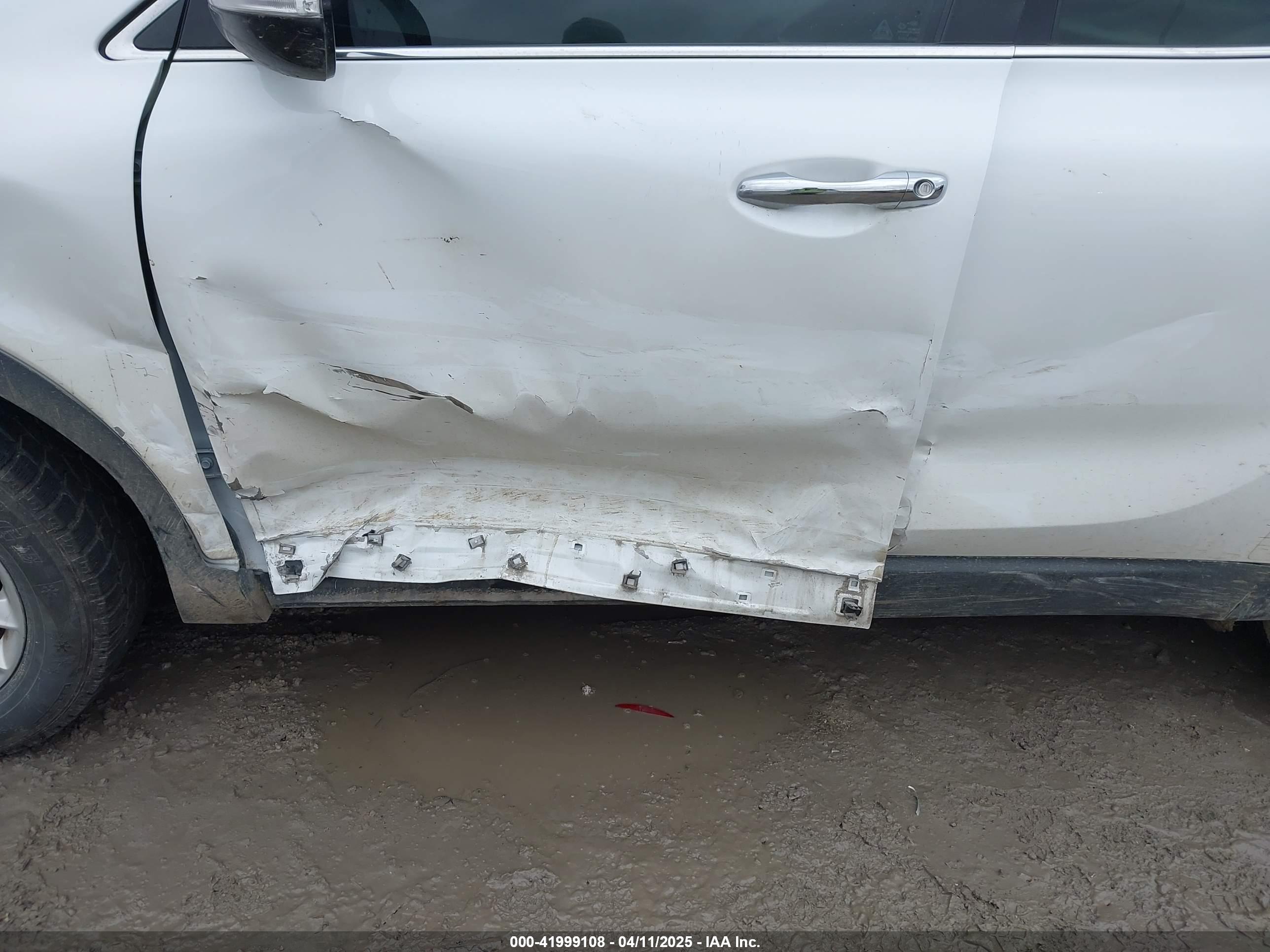 KIA SORENTO image 6