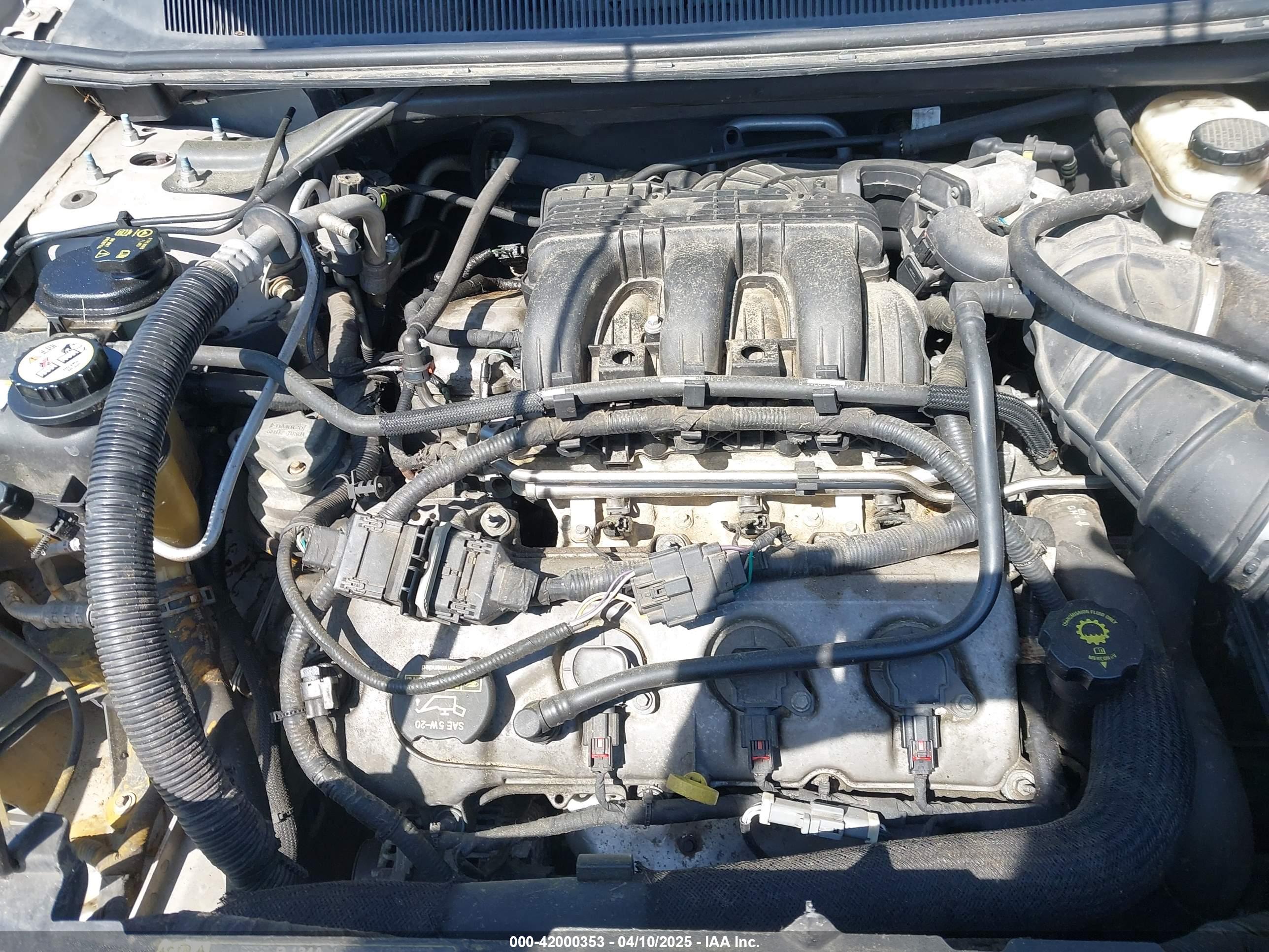 FORD TAURUS image 10