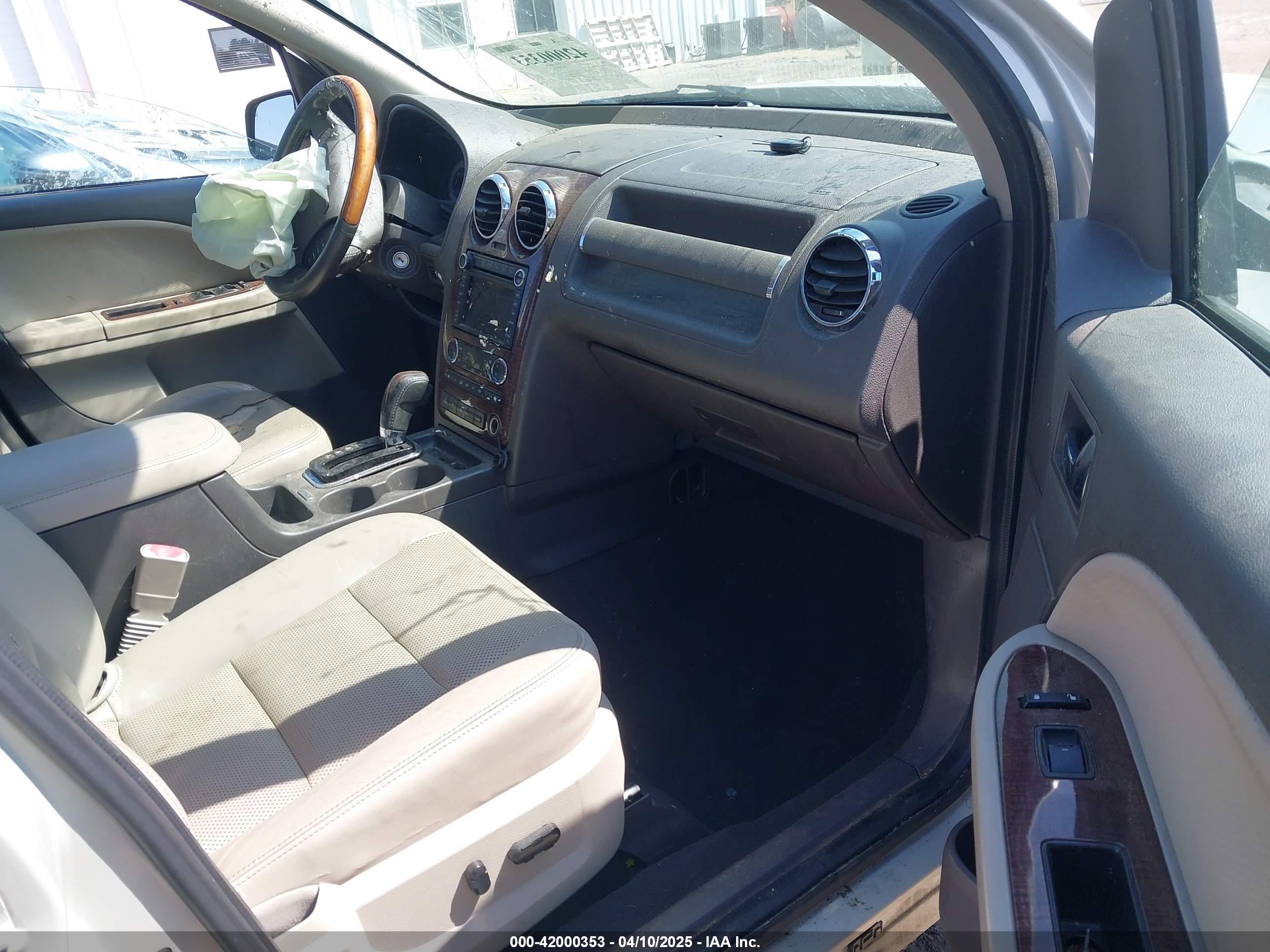 FORD TAURUS image 5