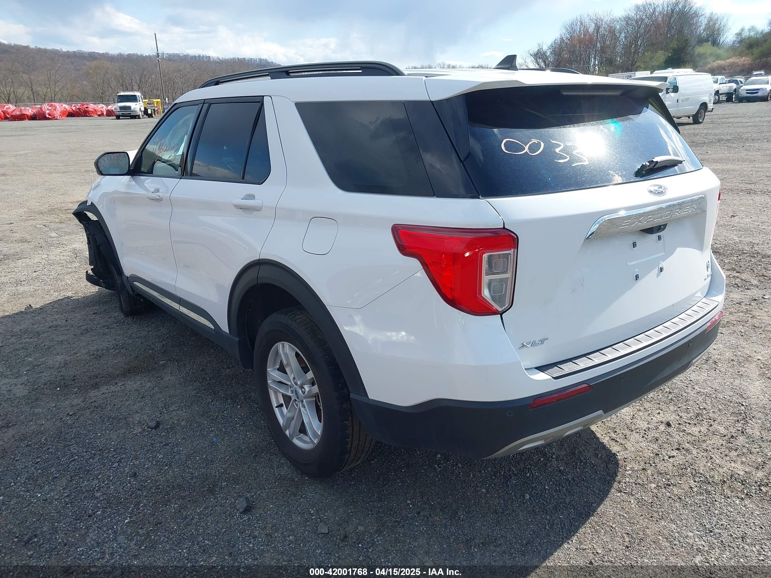 FORD EXPLORER image 3