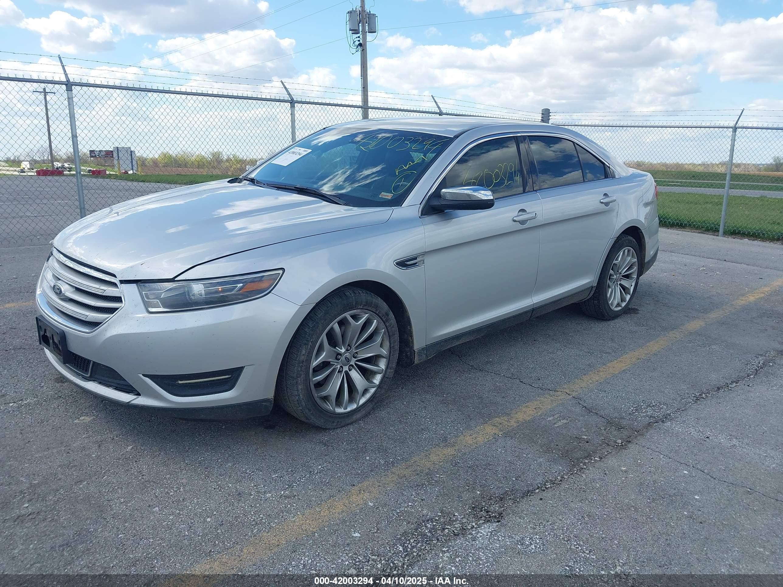 FORD TAURUS image 2
