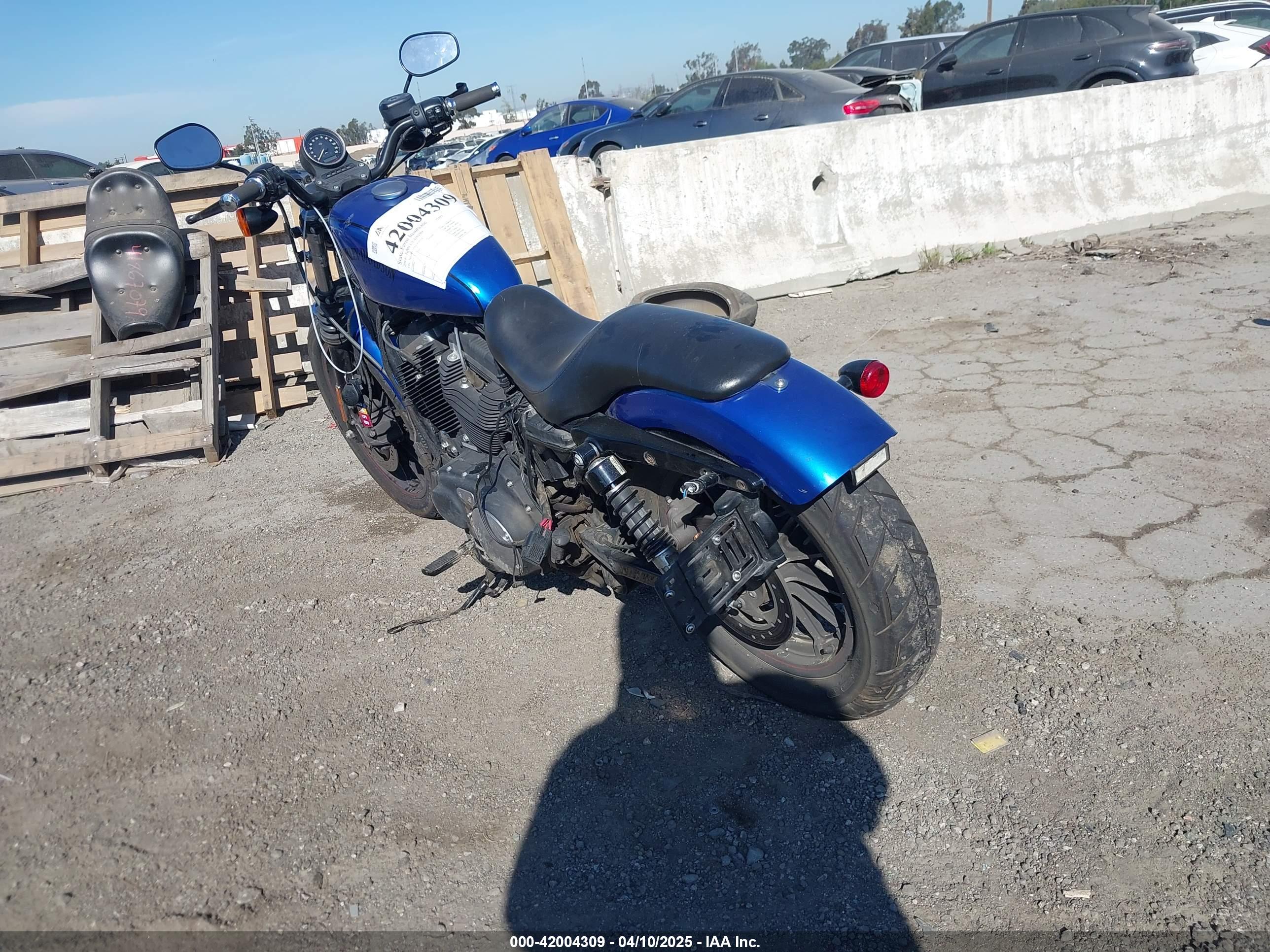 HARLEY-DAVIDSON XL883 image 3