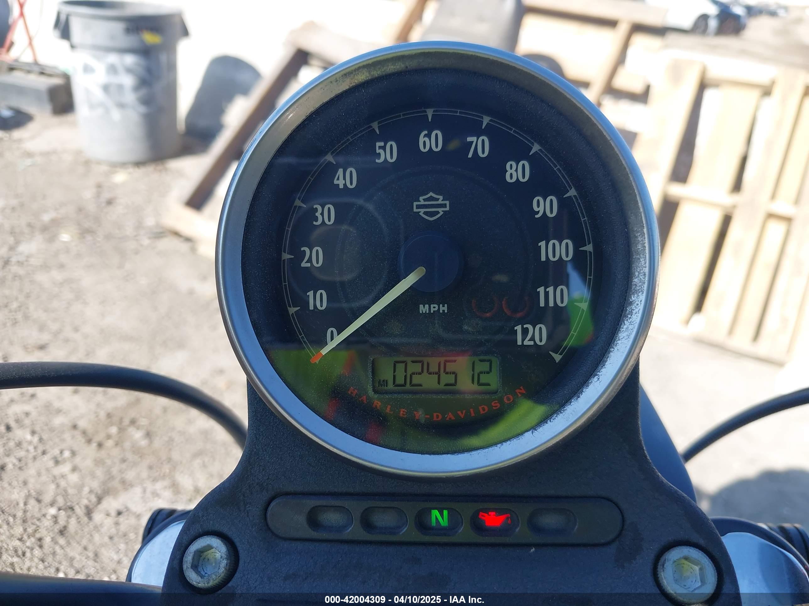 HARLEY-DAVIDSON XL883 image 7