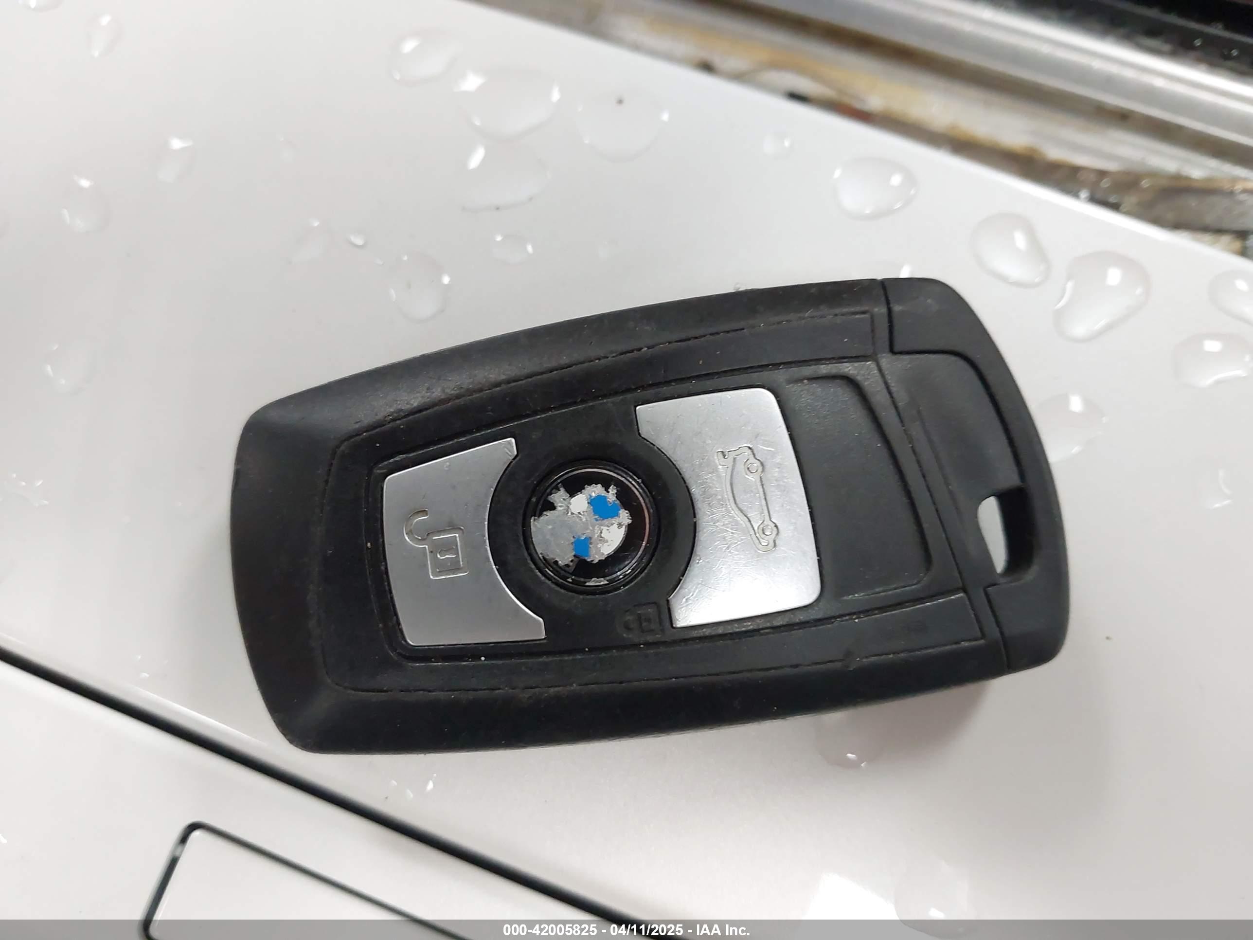 BMW 320I image 11