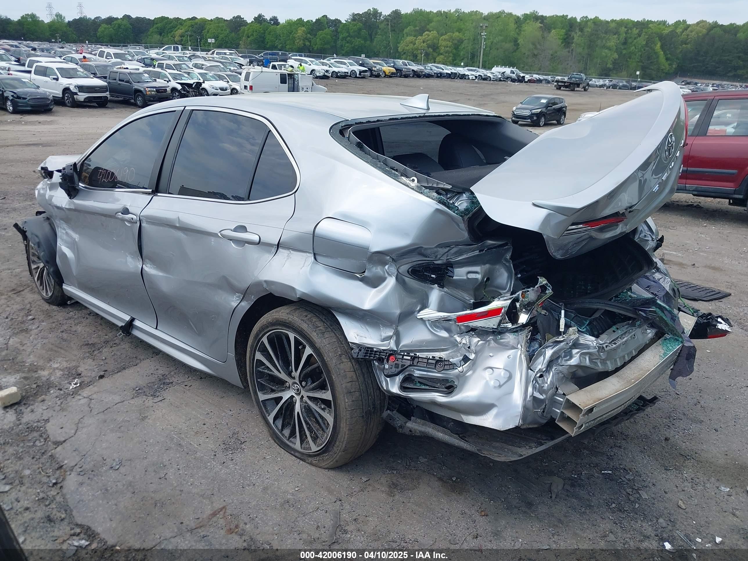 TOYOTA CAMRY image 3