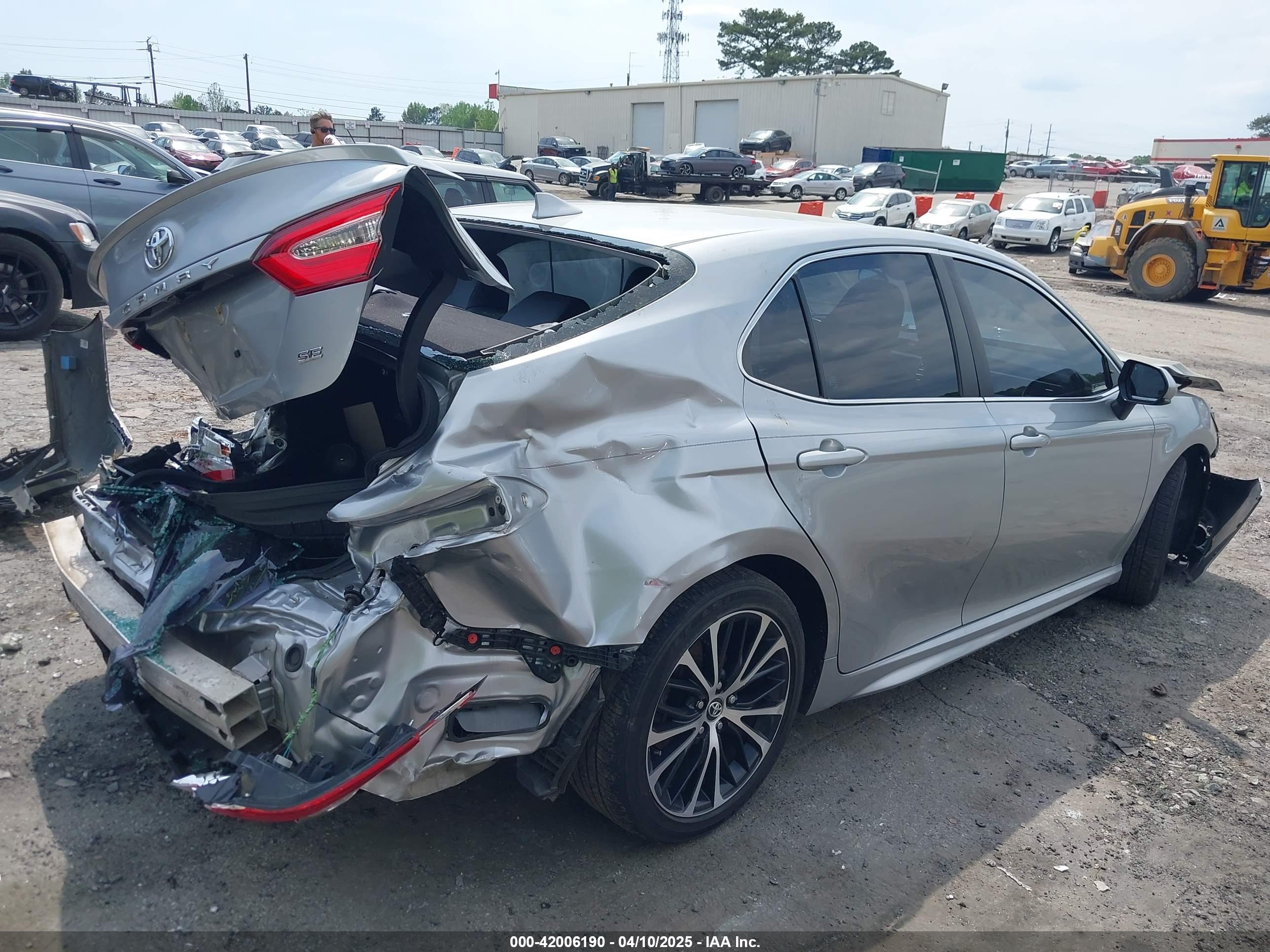 TOYOTA CAMRY image 4