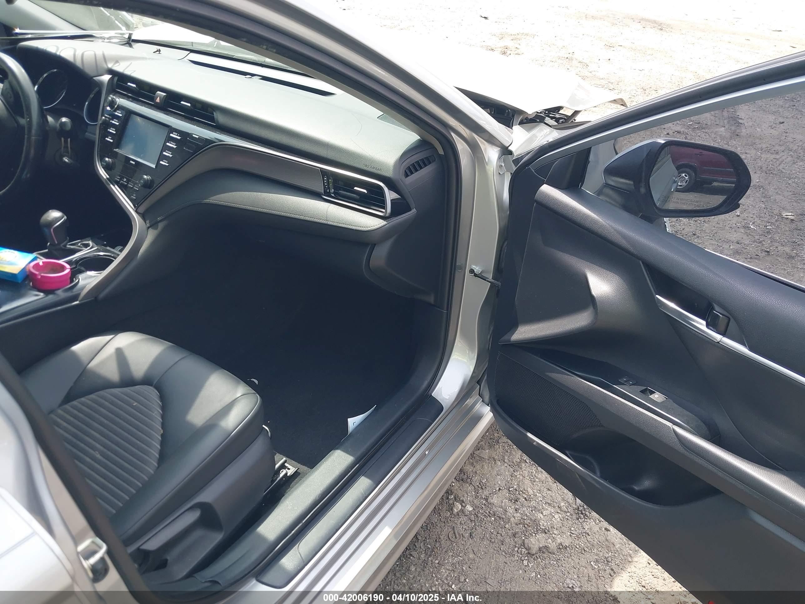 TOYOTA CAMRY image 5