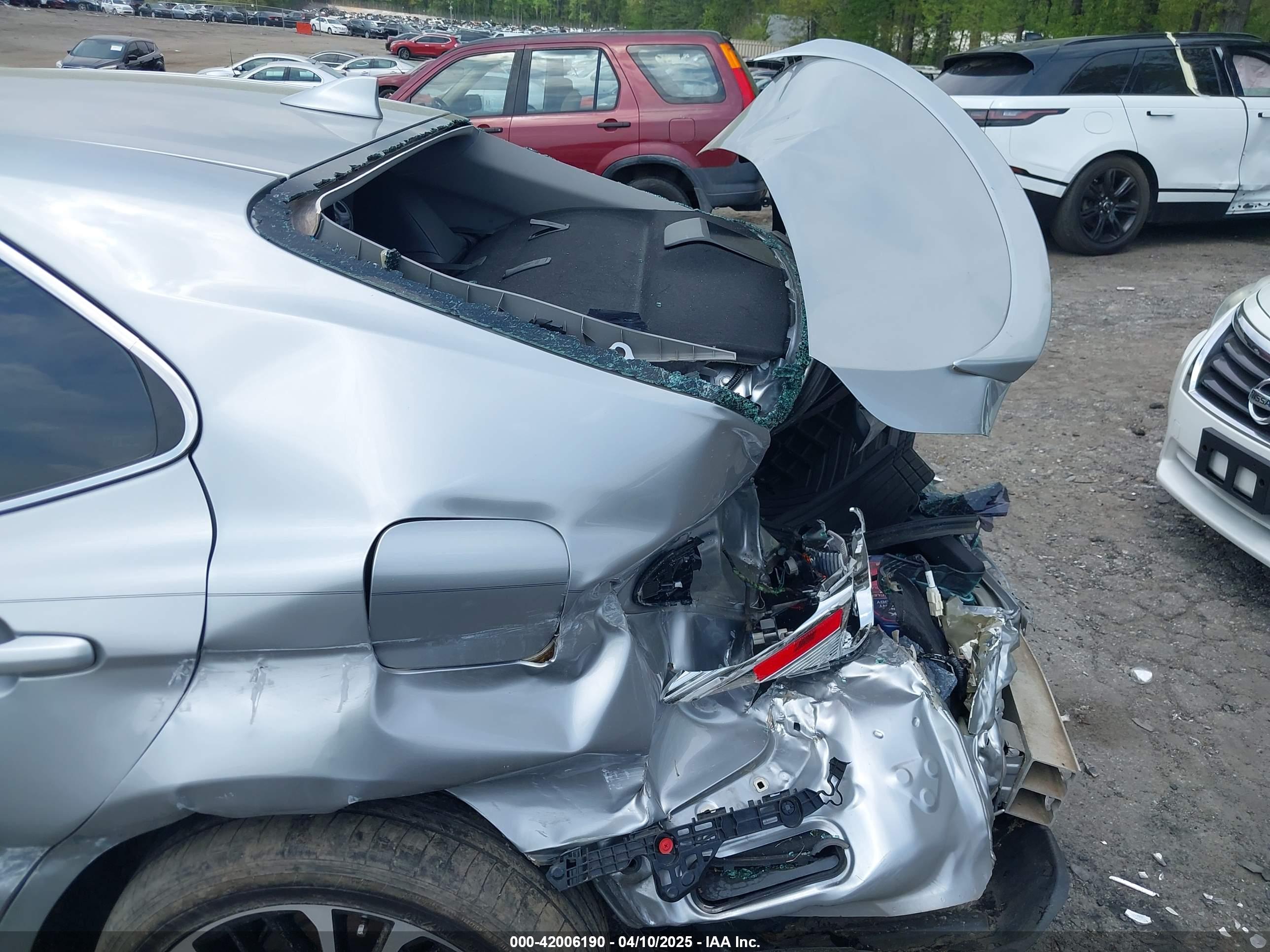 TOYOTA CAMRY image 6