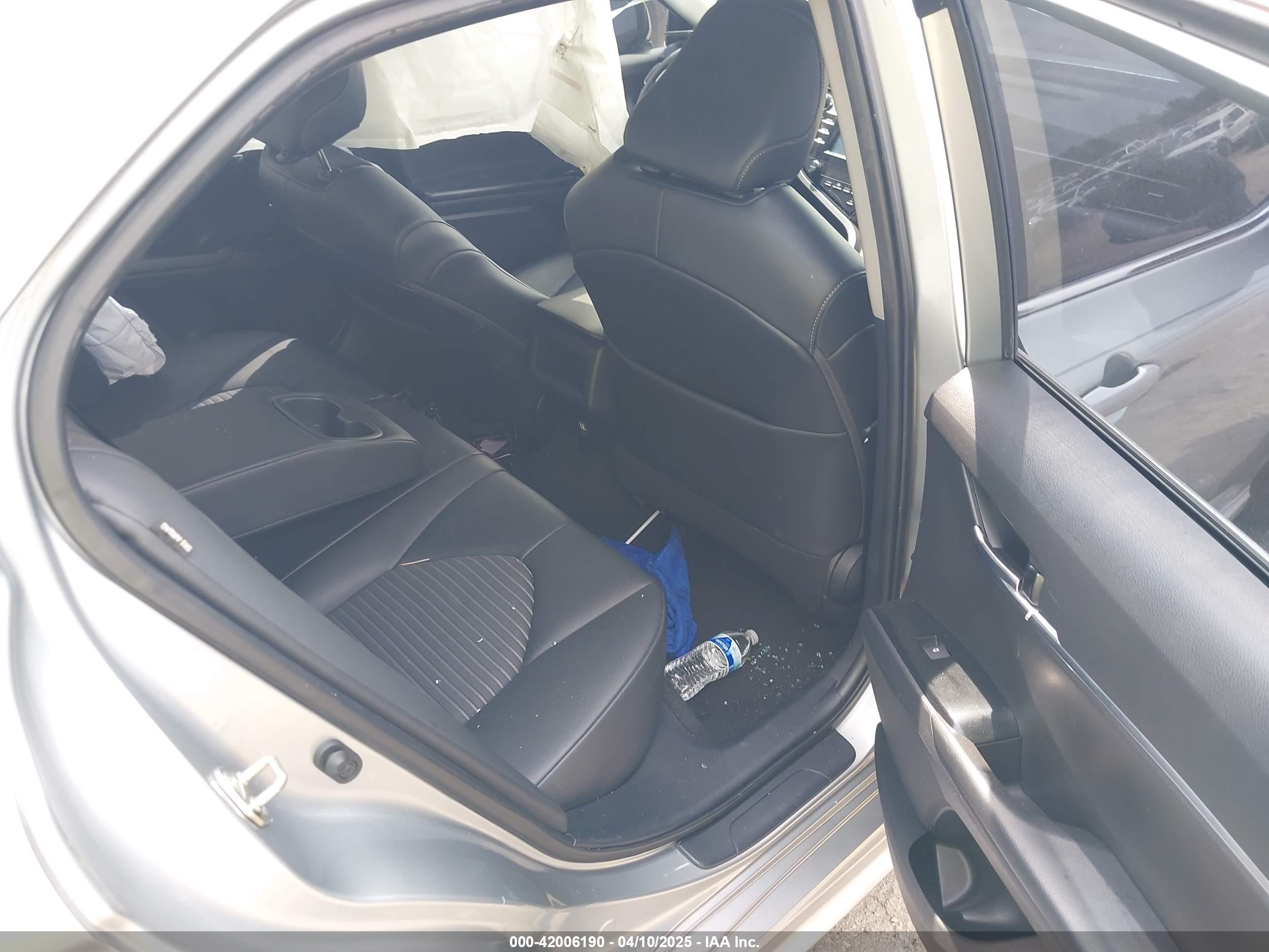 TOYOTA CAMRY image 8